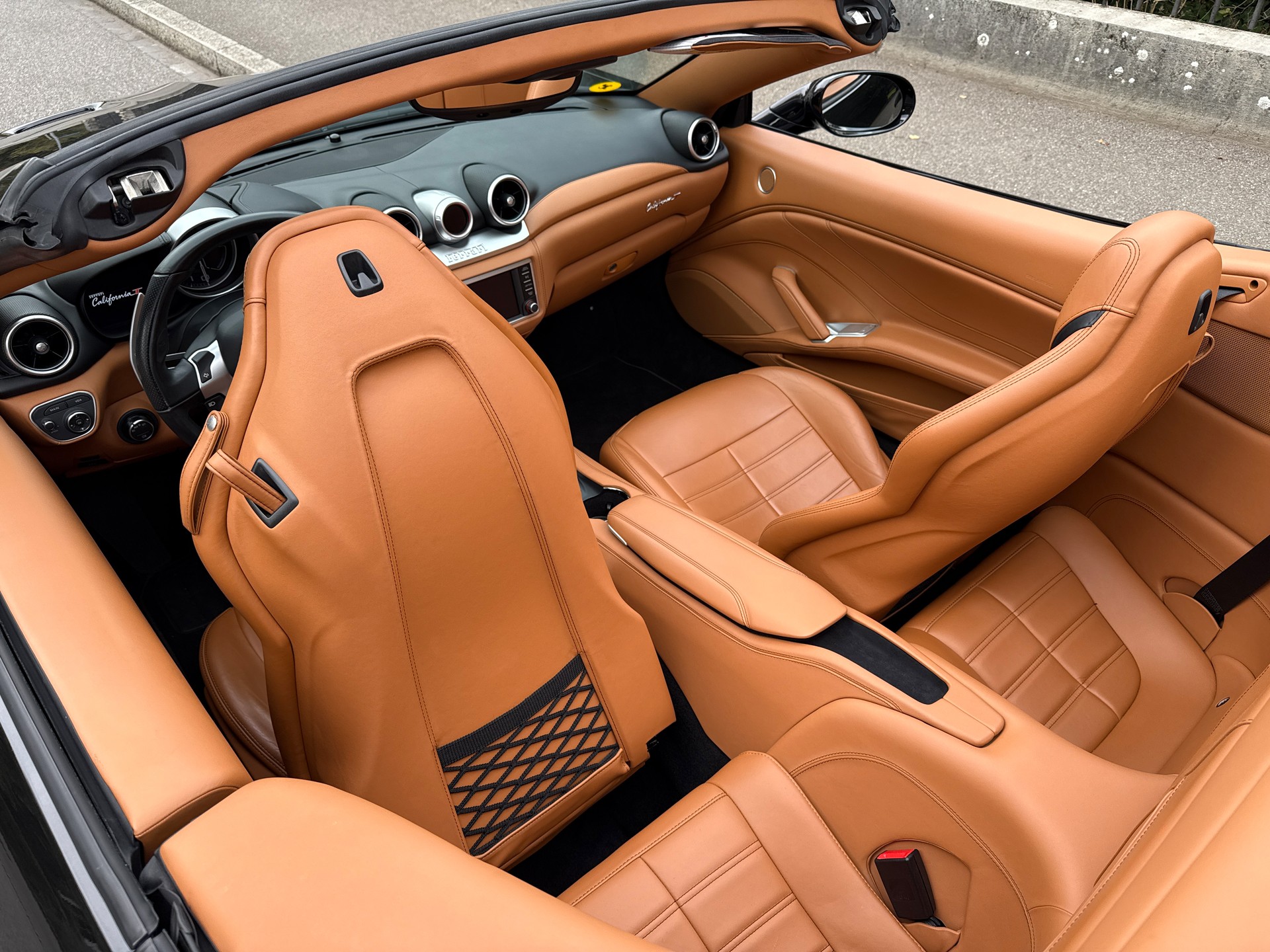 FERRARI California 3.9 V8 T-image-12