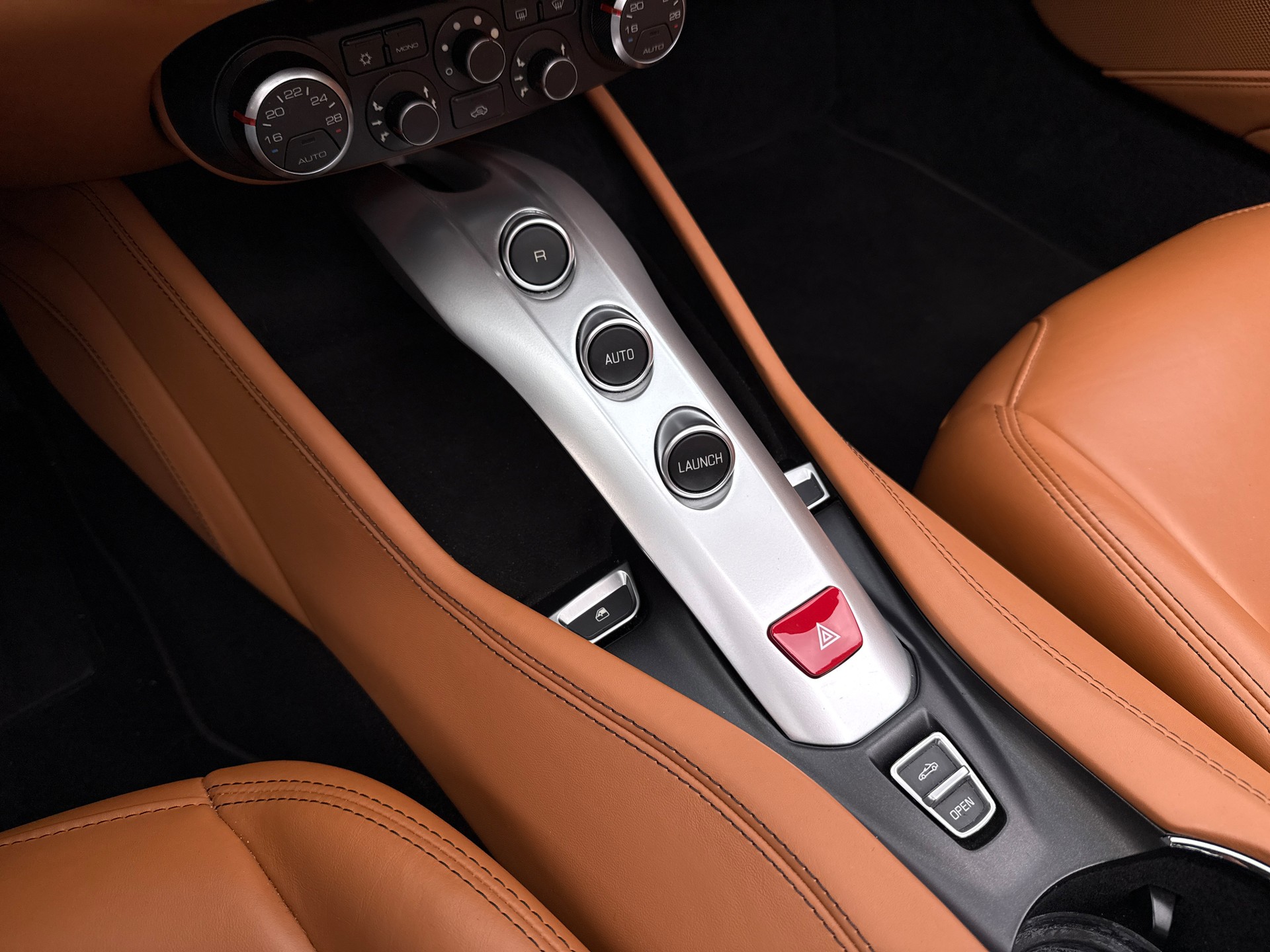 FERRARI California 3.9 V8 T-image-9