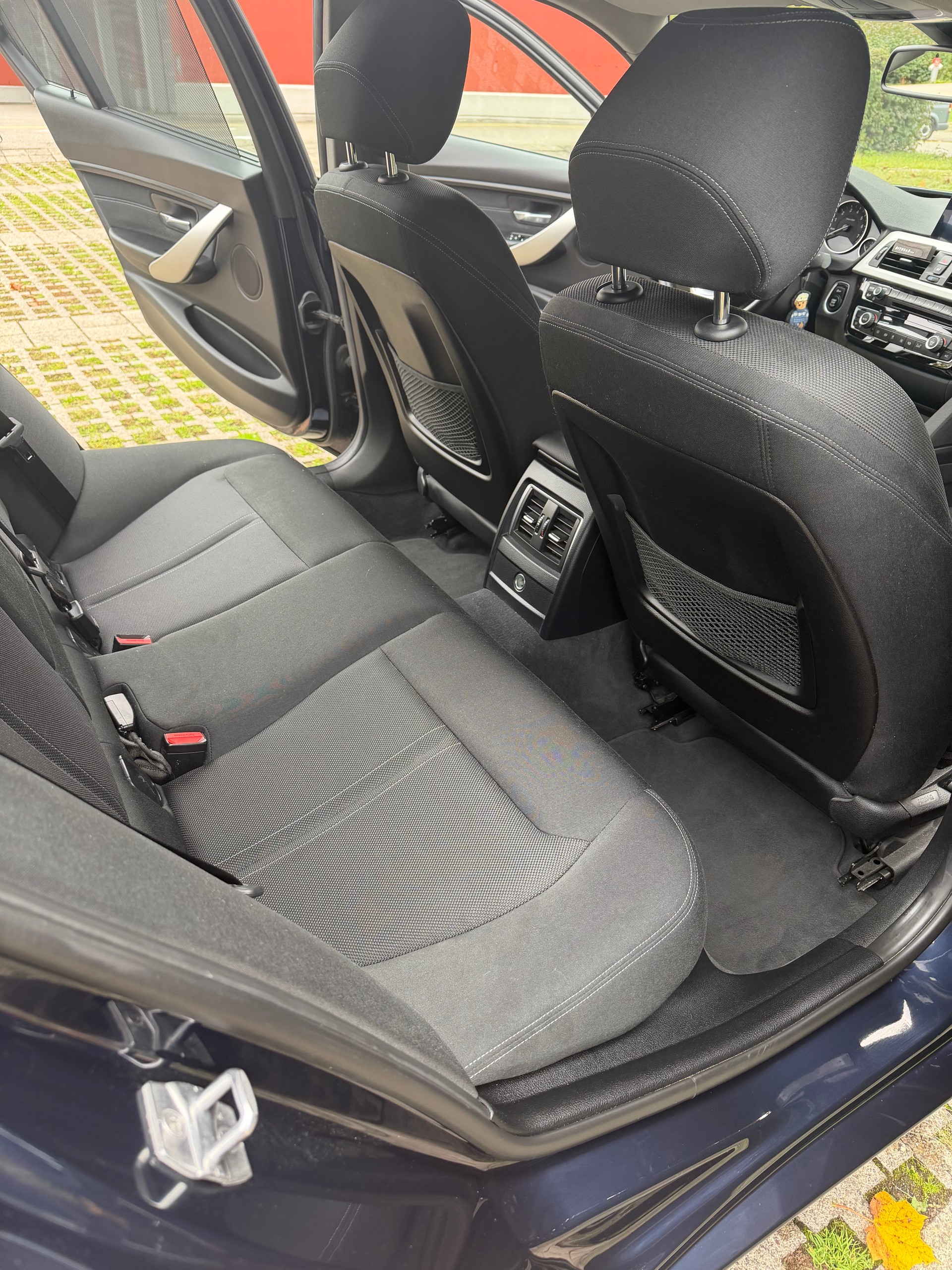 BMW 340i xDrive-image-5