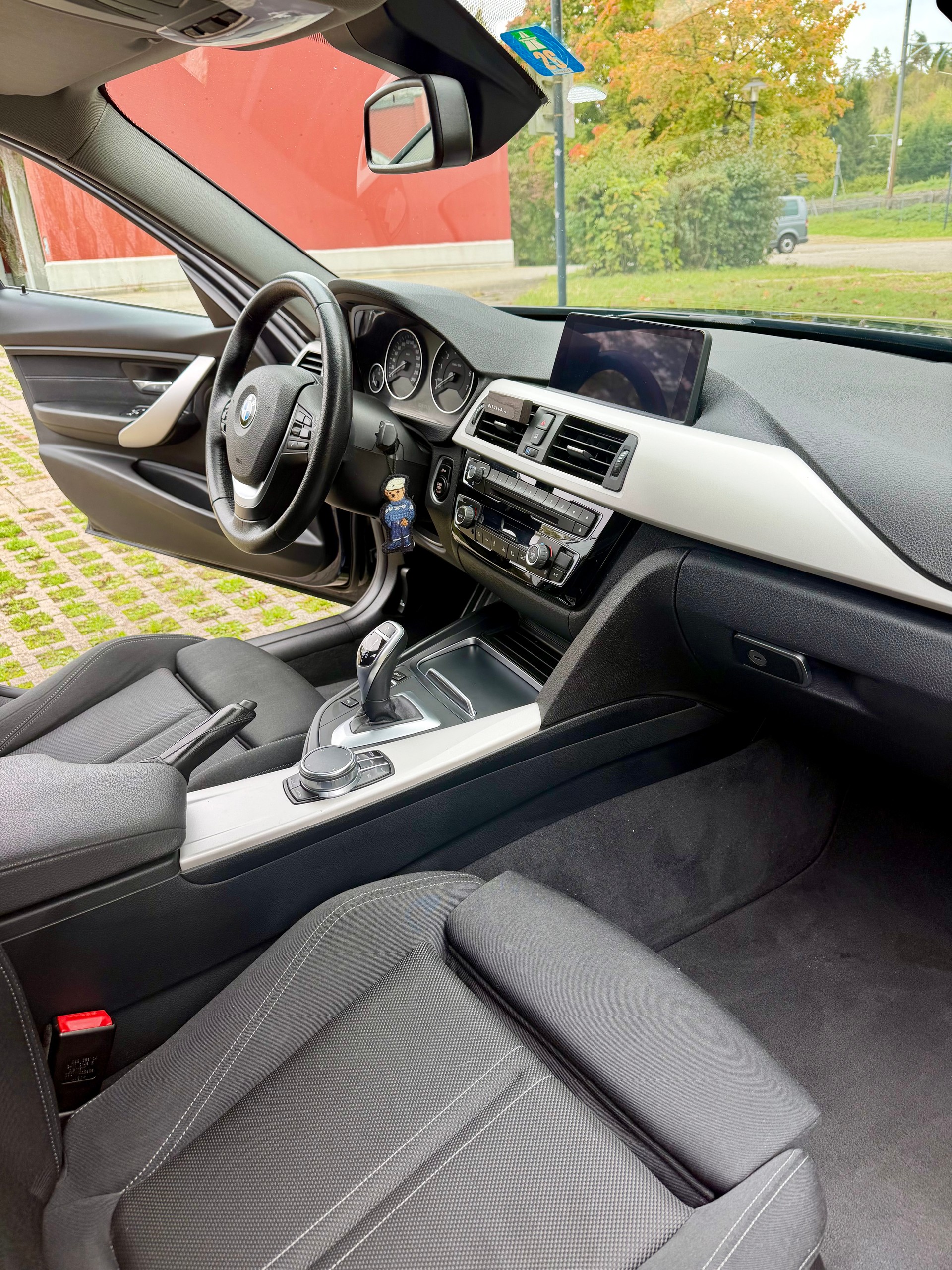 BMW 340i xDrive-image-4