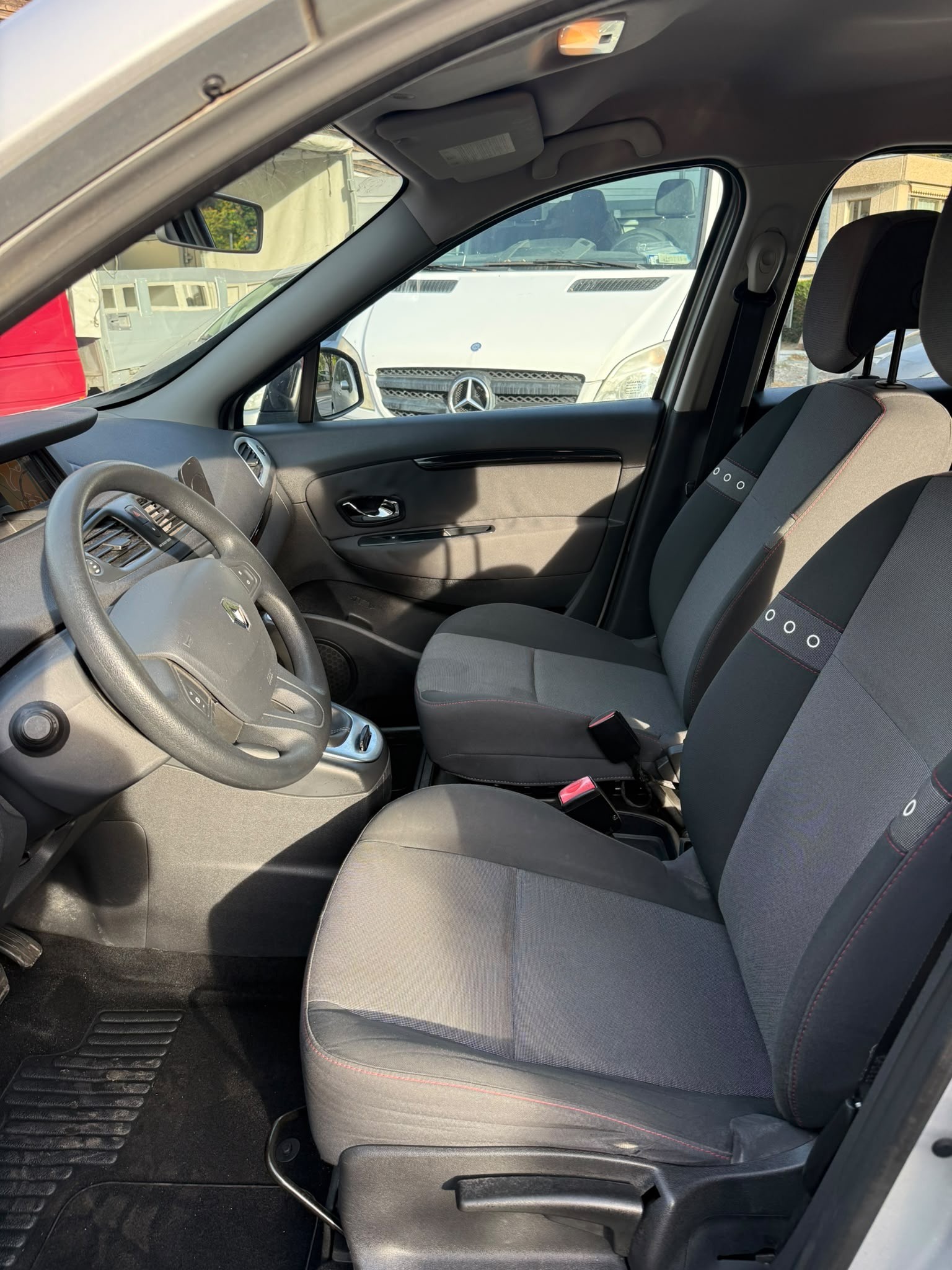 RENAULT Scénic 1.5 dCi Expression EDC-image-6