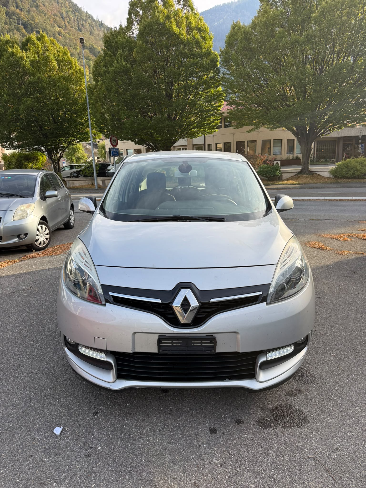 RENAULT Scénic 1.5 dCi Expression EDC-image-1