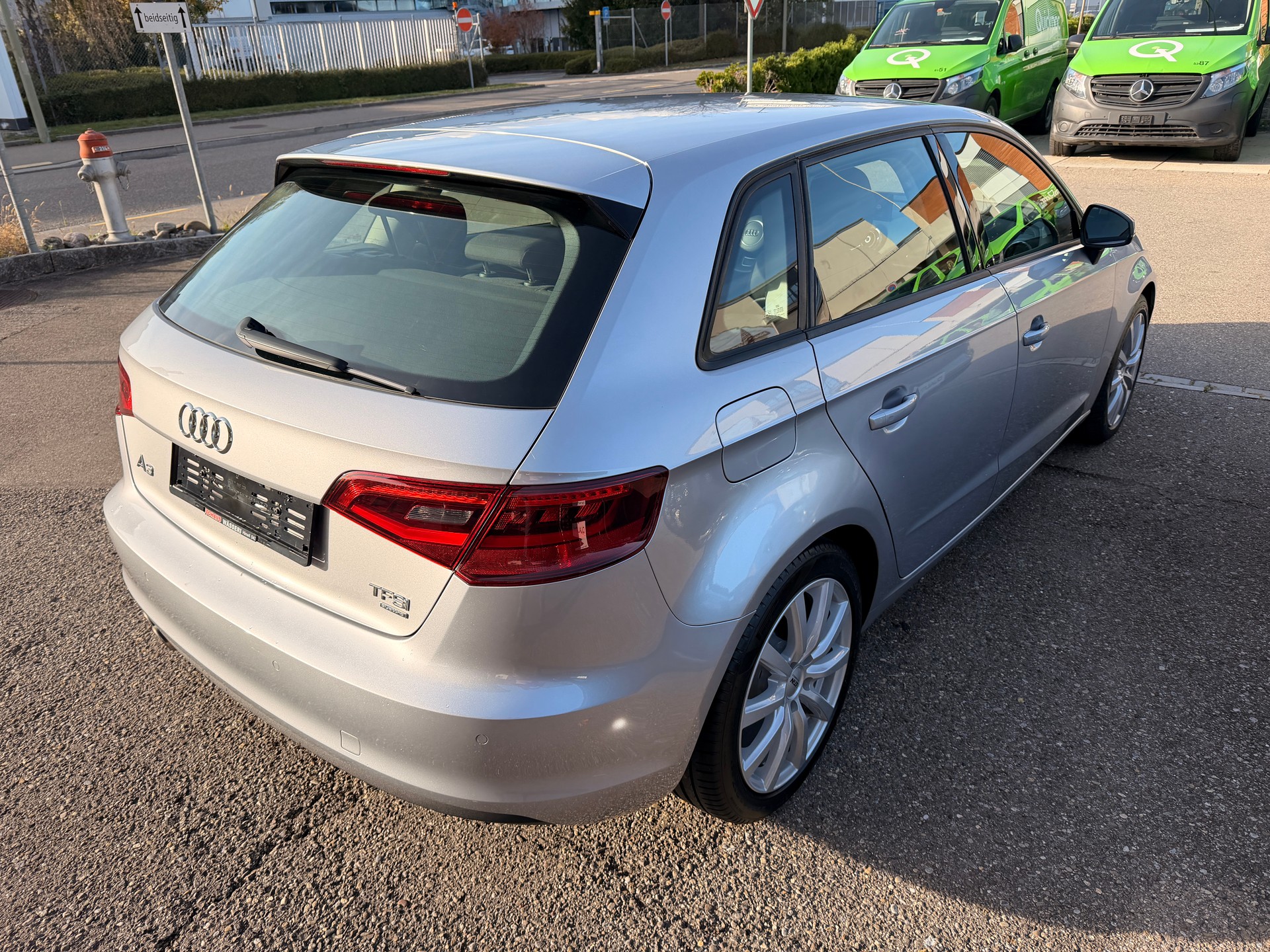 AUDI A3 Sportback 1.8 TFSI Ambiente quattro S-tronic-image-3