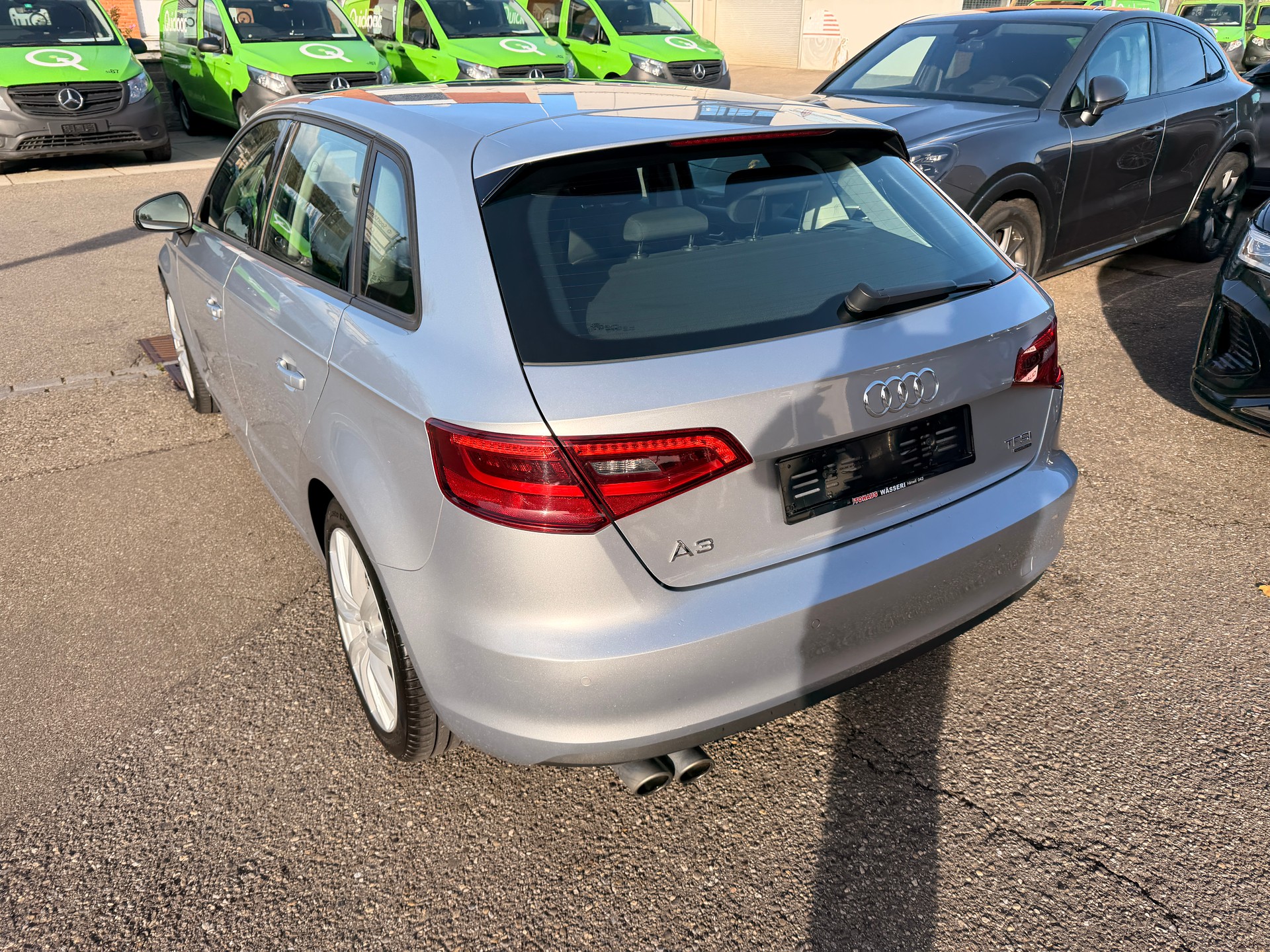 AUDI A3 Sportback 1.8 TFSI Ambiente quattro S-tronic-image-2