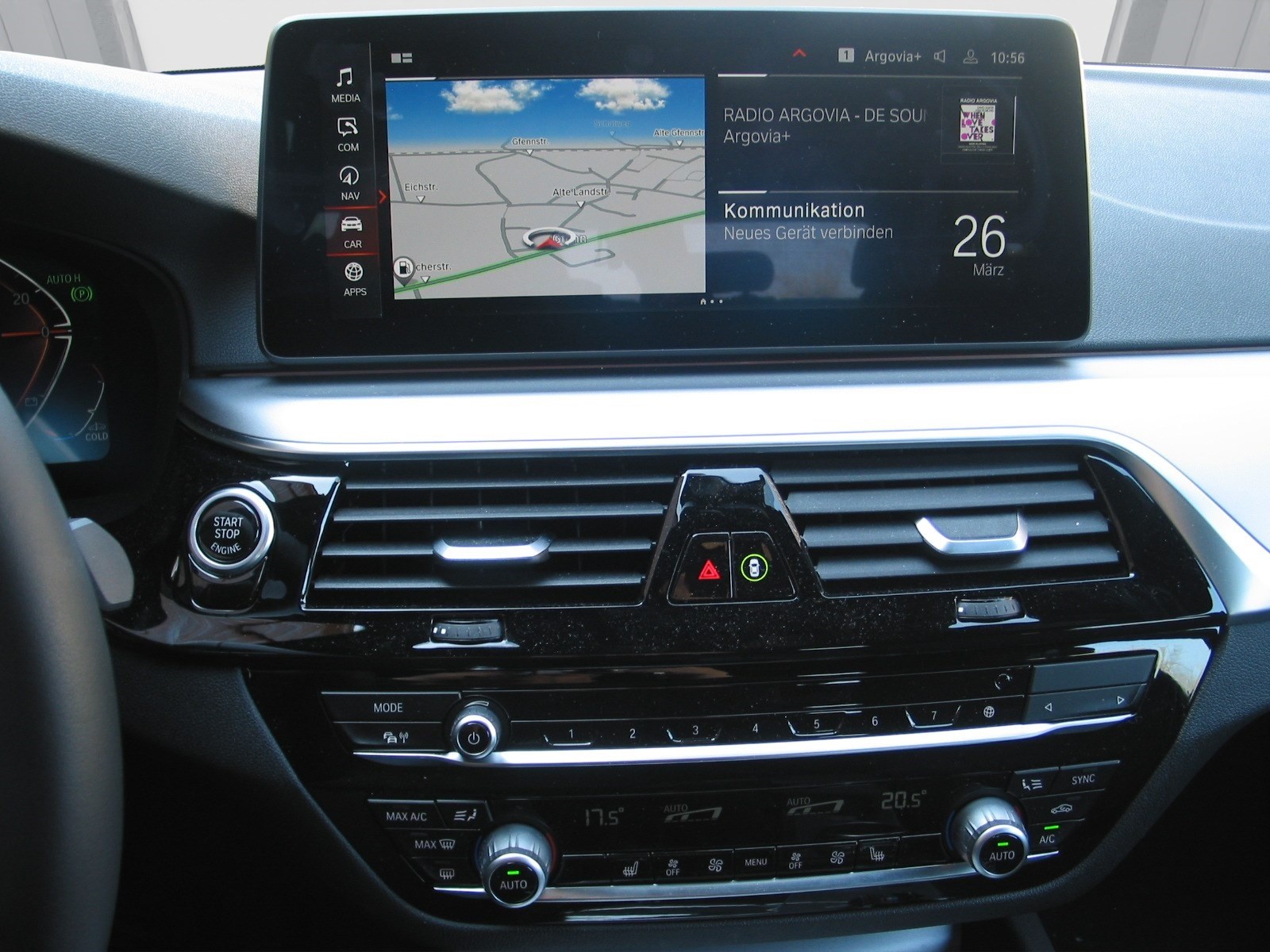 BMW 530d xDrive 48V Touring Steptronic-image-5