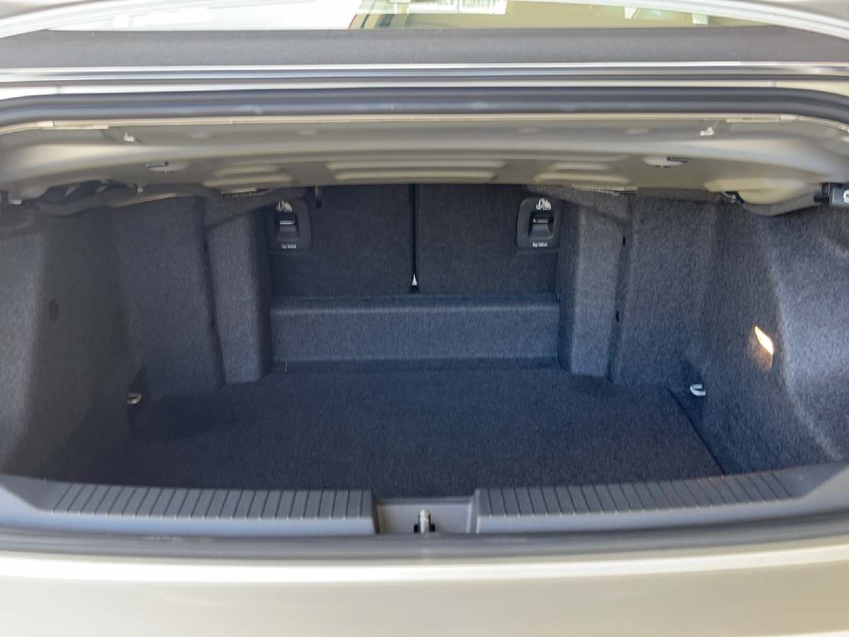 VW T-Roc Cabriolet 1.5 TSI R-Line DSG-image-12