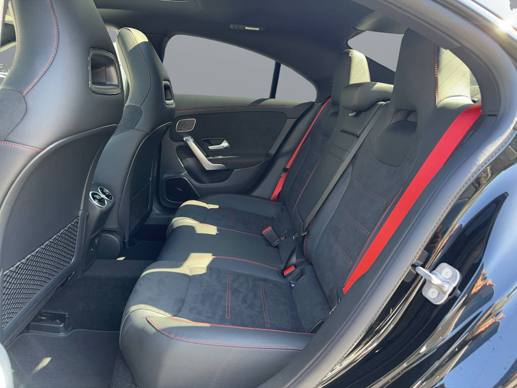 MERCEDES-BENZ CLA 35 AMG 4matic-image-11