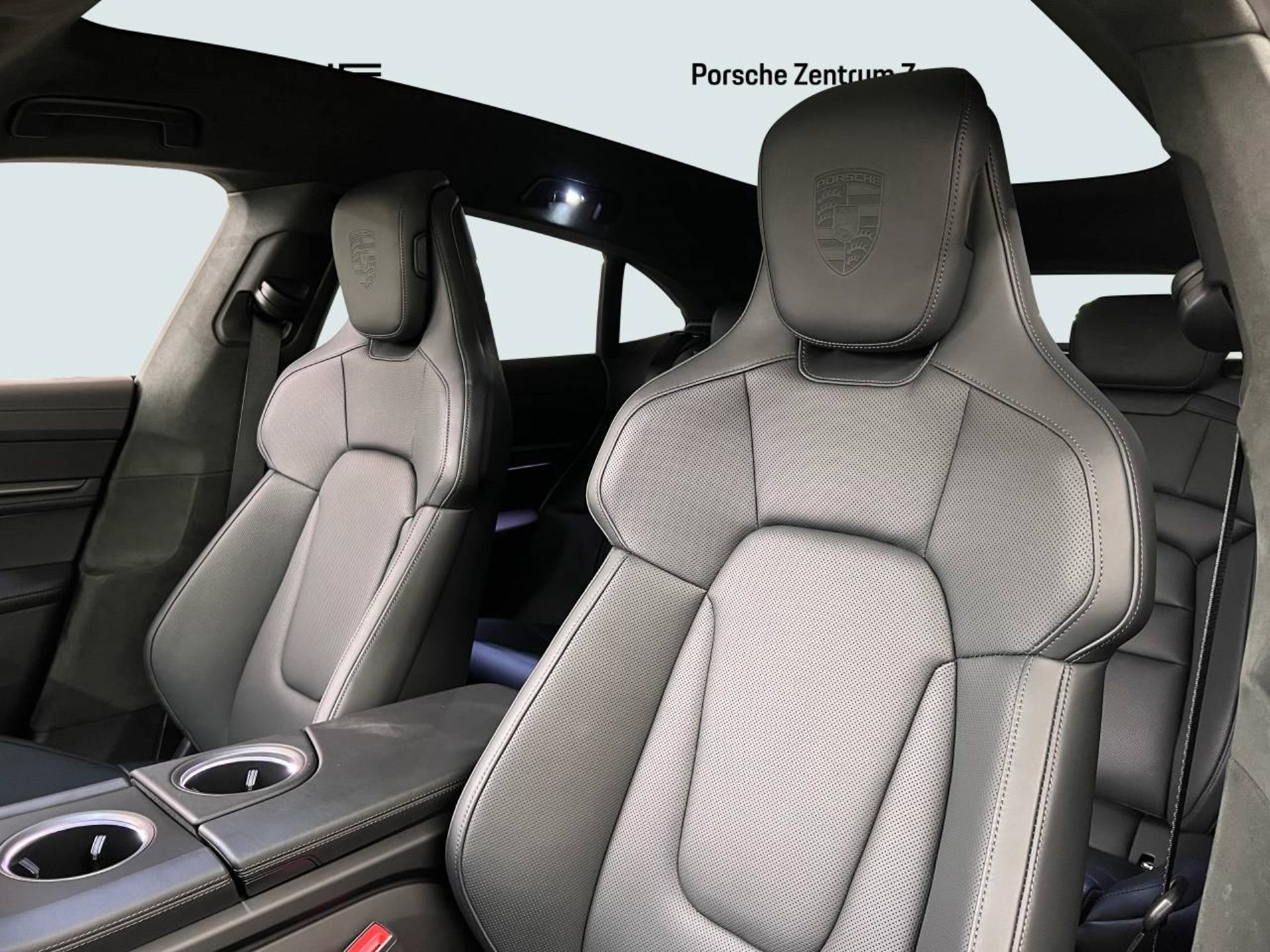 PORSCHE Taycan Turbo Sport Turismo-image-4