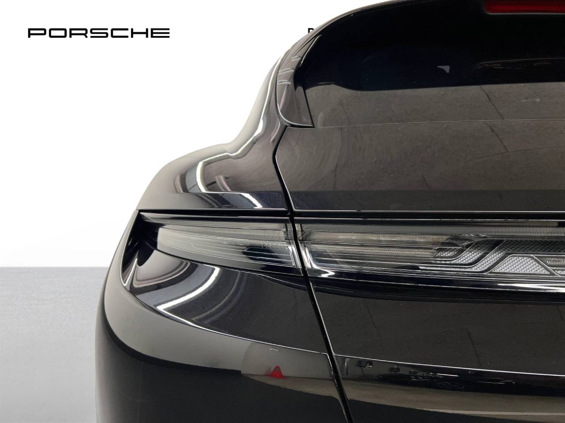 PORSCHE Taycan Turbo Sport Turismo-image-12