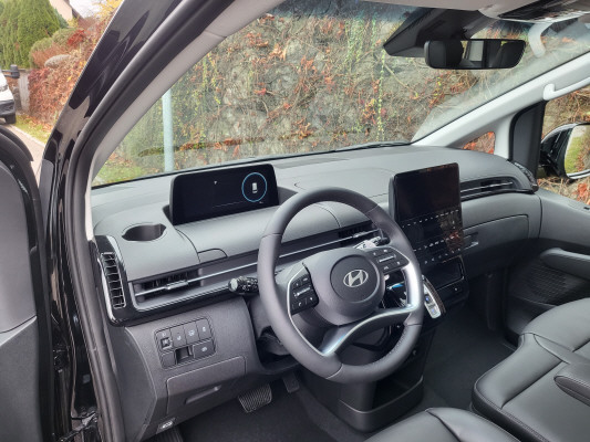 HYUNDAI Staria W. 1.6 HEV Vertex-image-6