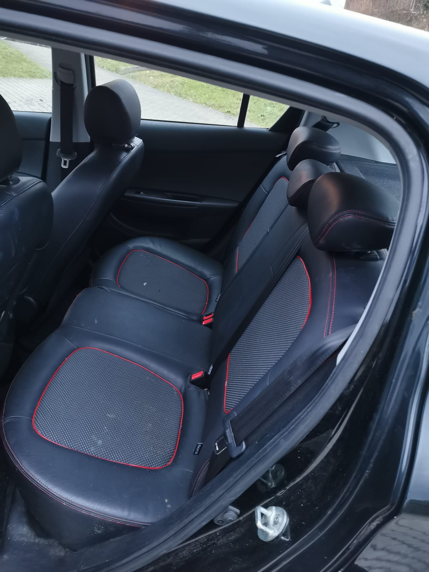 HYUNDAI i20 1.6 Premium-image-11
