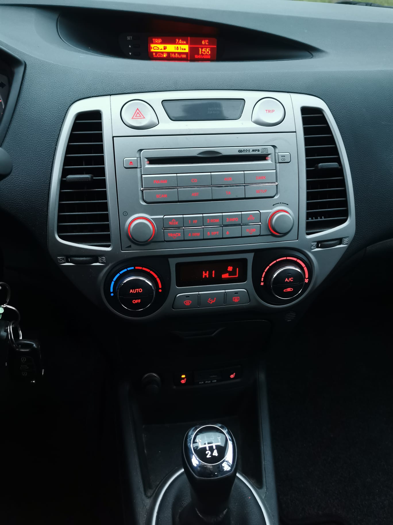 HYUNDAI i20 1.6 Premium-image-13