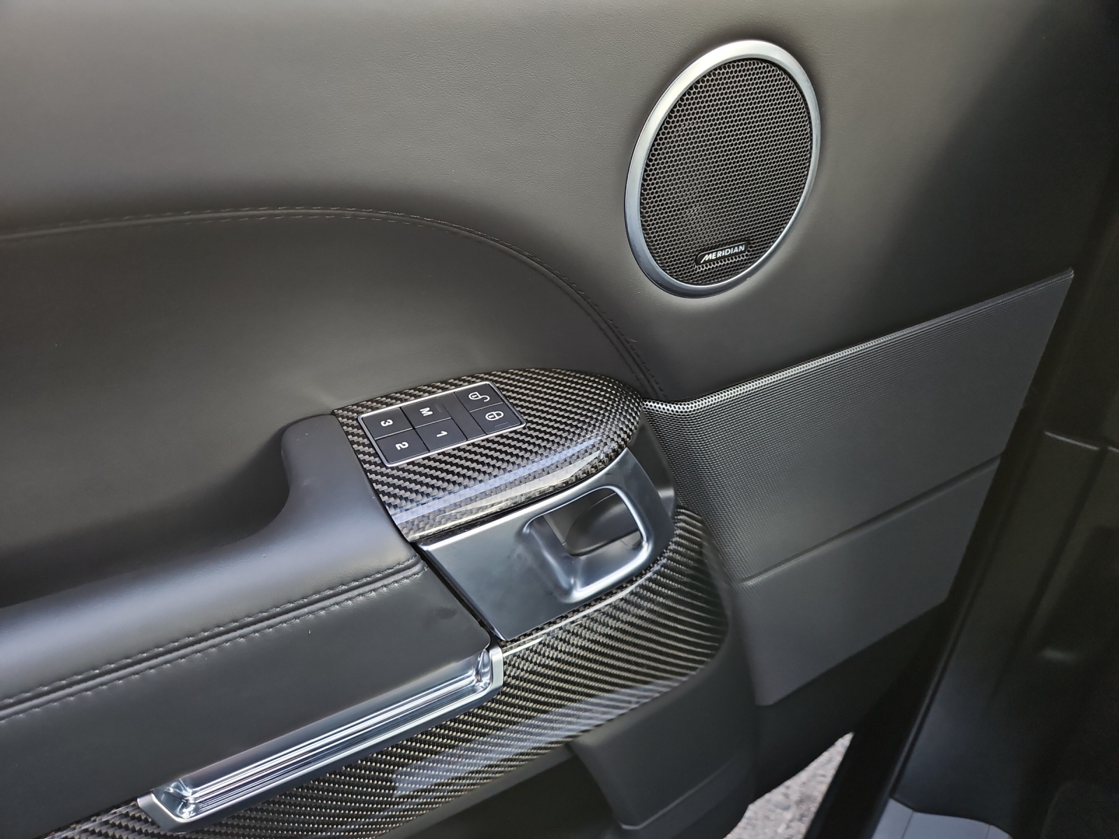 LAND ROVER Range Rover Sport 5.0 V8 S/C SVR Automatic-image-12