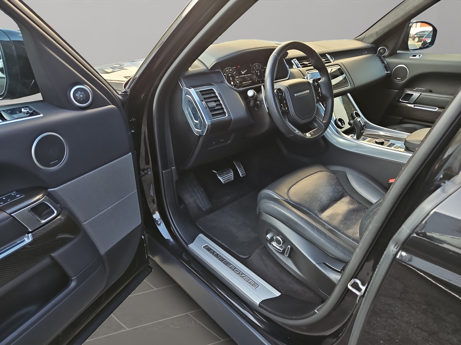 LAND ROVER Range Rover Sport 5.0 V8 S/C SVR Automatic-image-6