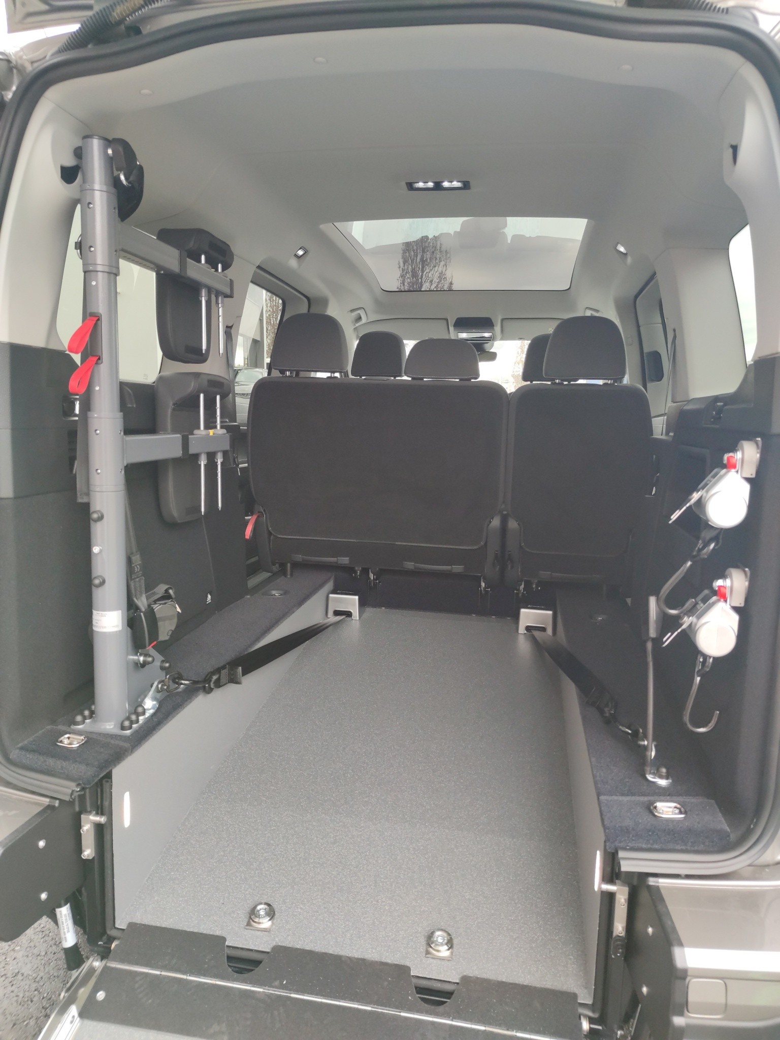 FORD Grand Tourneo Connect 1.5 EcoBoost Active Automat-image-11
