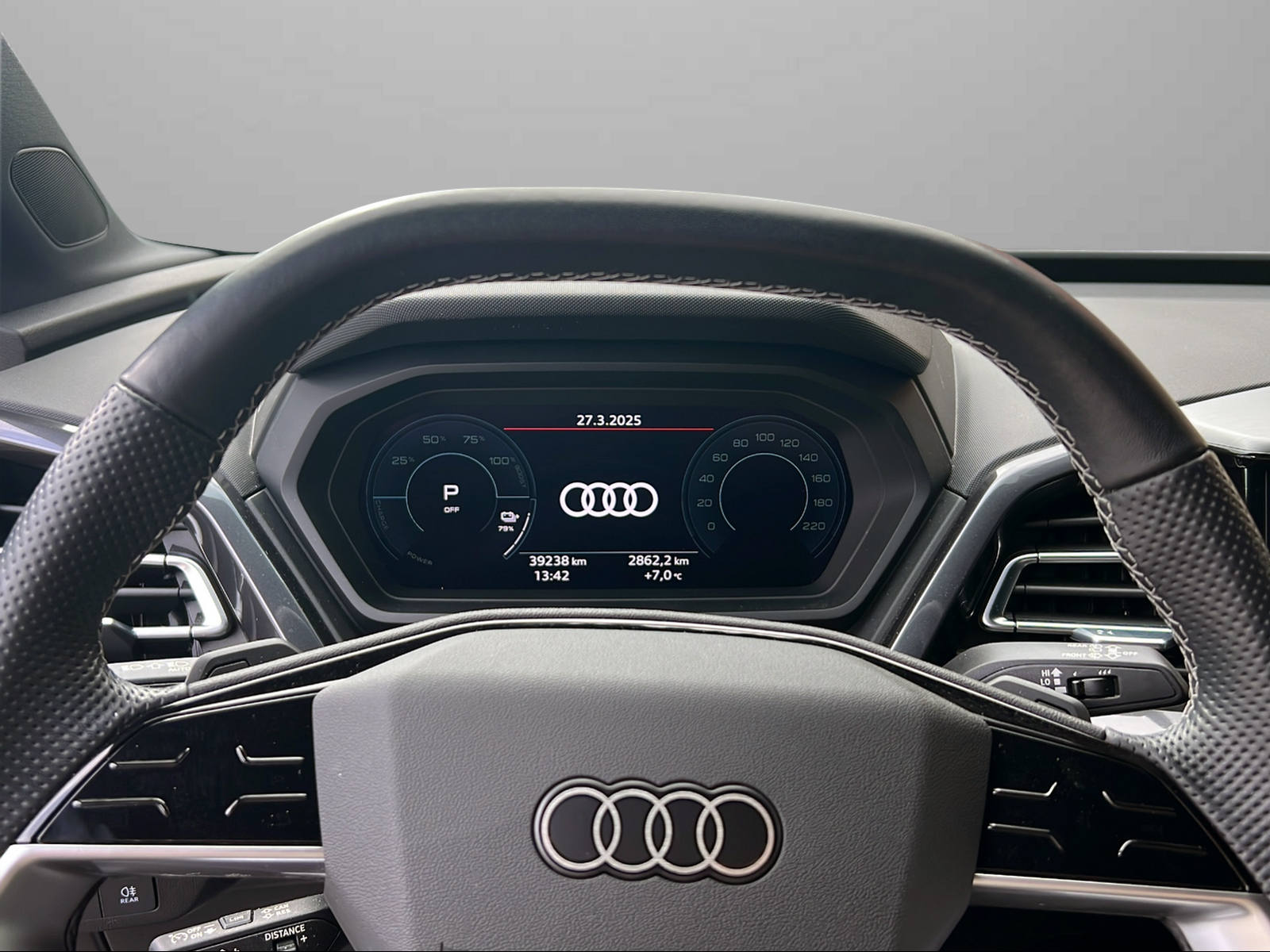 AUDI Q4 e-tron 50 quattro-image-8