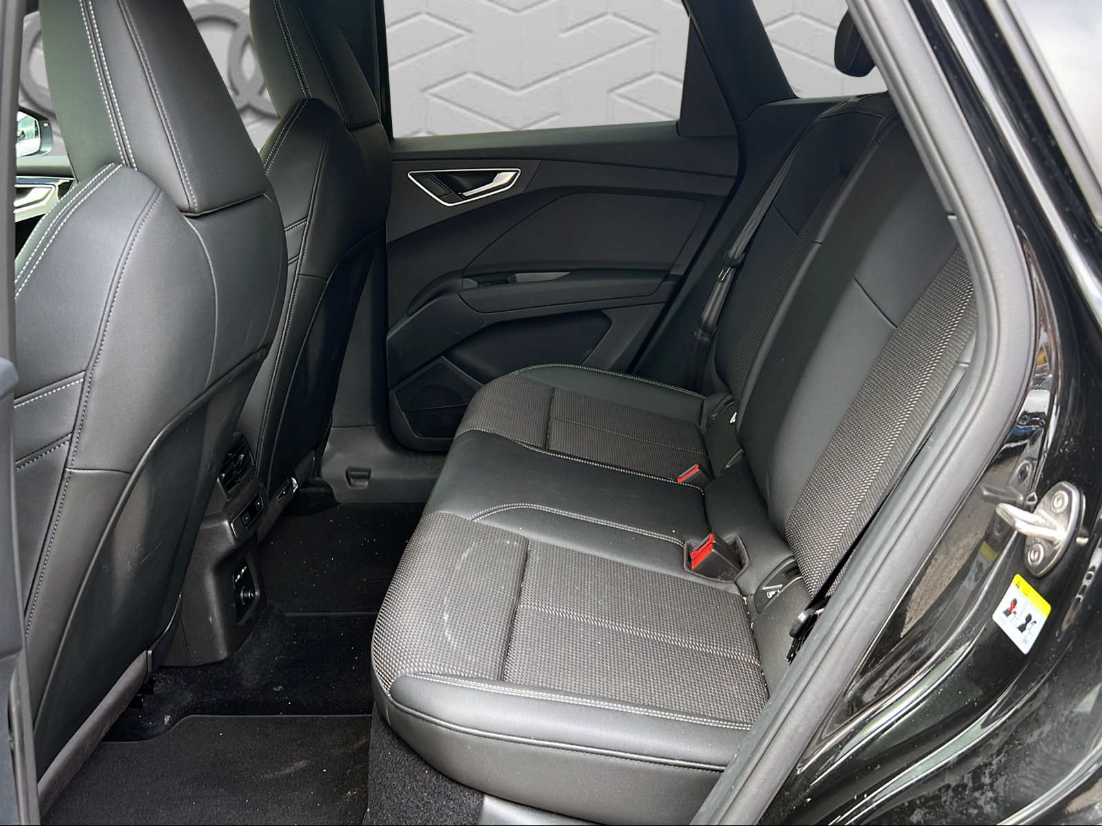 AUDI Q4 e-tron 50 quattro-image-12