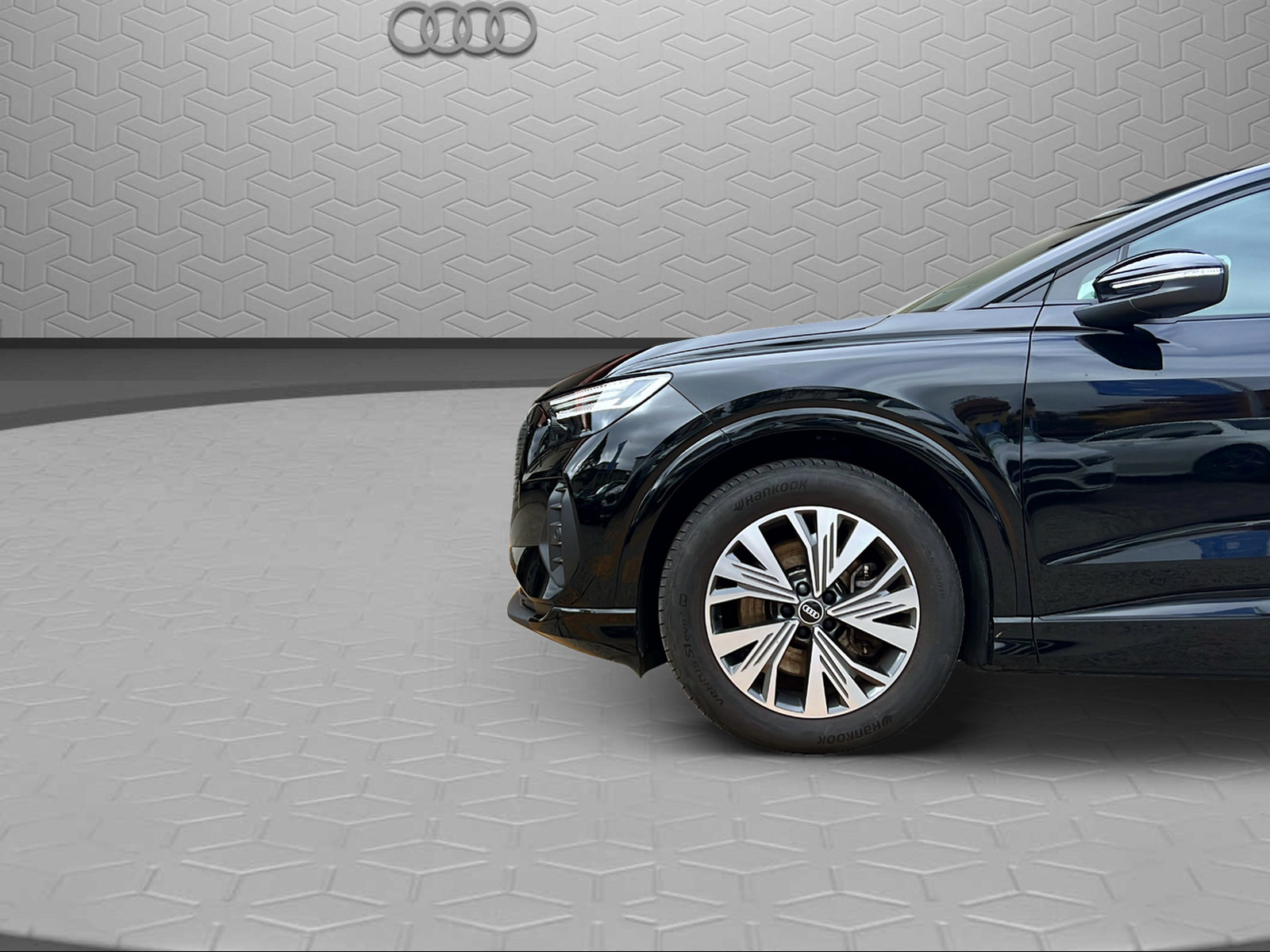 AUDI Q4 e-tron 50 quattro-image-5