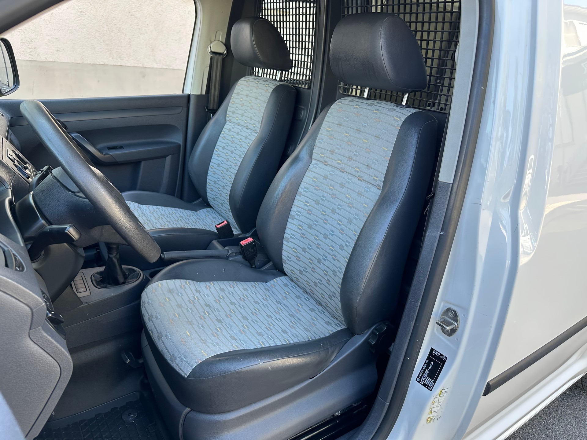 VW Caddy 1.6 TDI-image-9