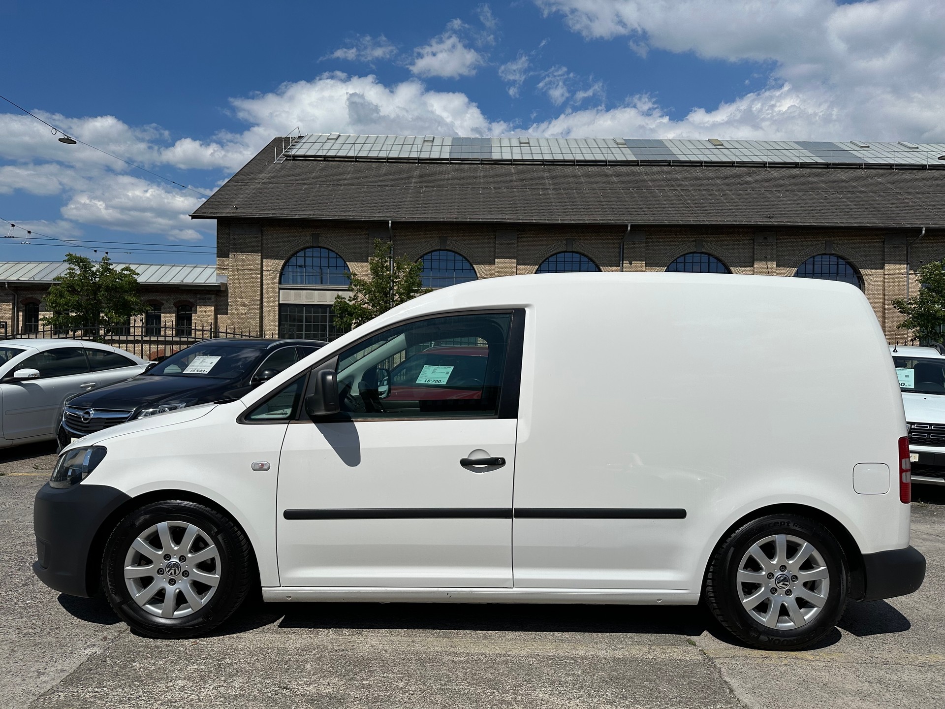 VW Caddy 1.6 TDI-image-4