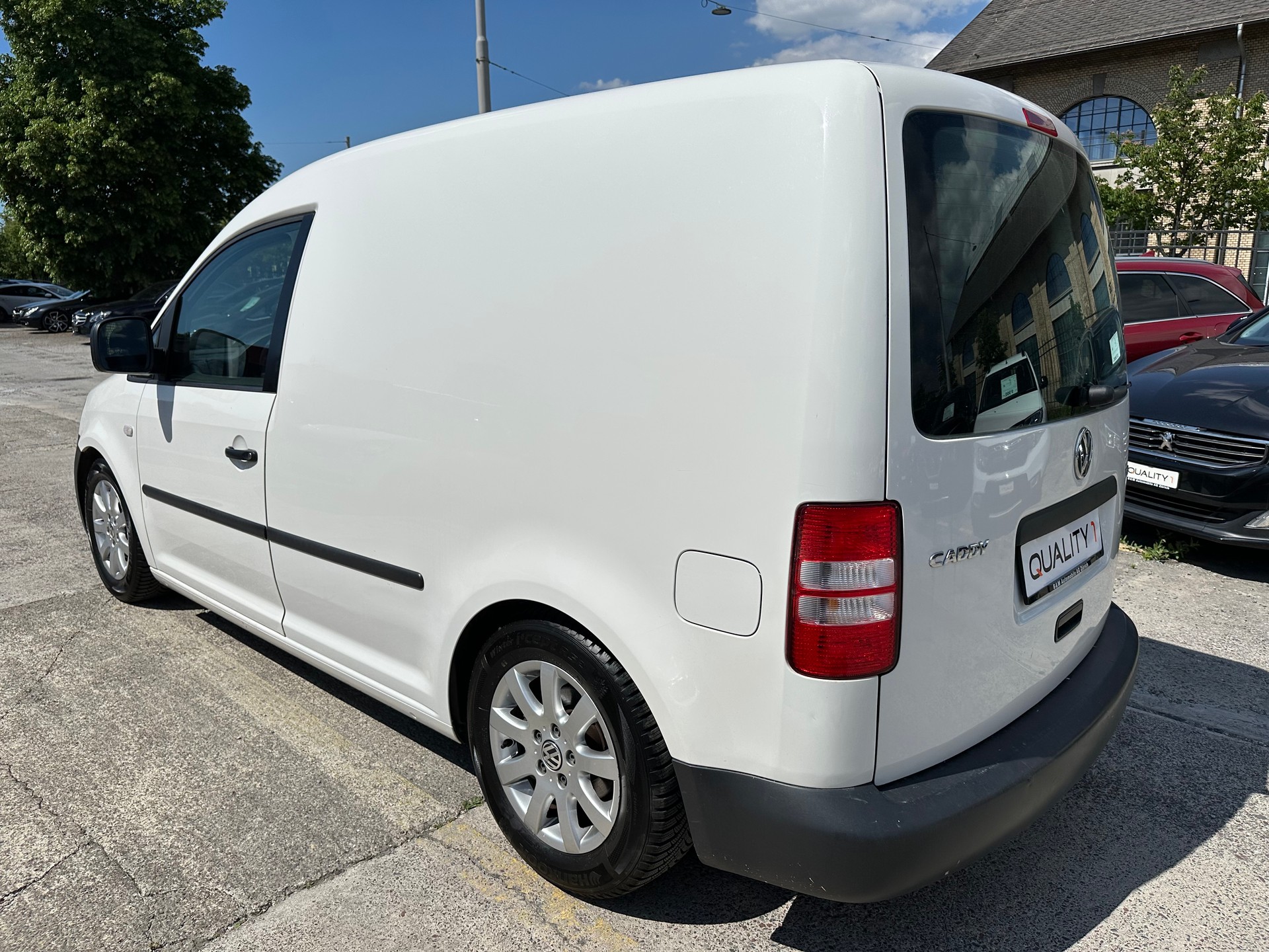 VW Caddy 1.6 TDI-image-5