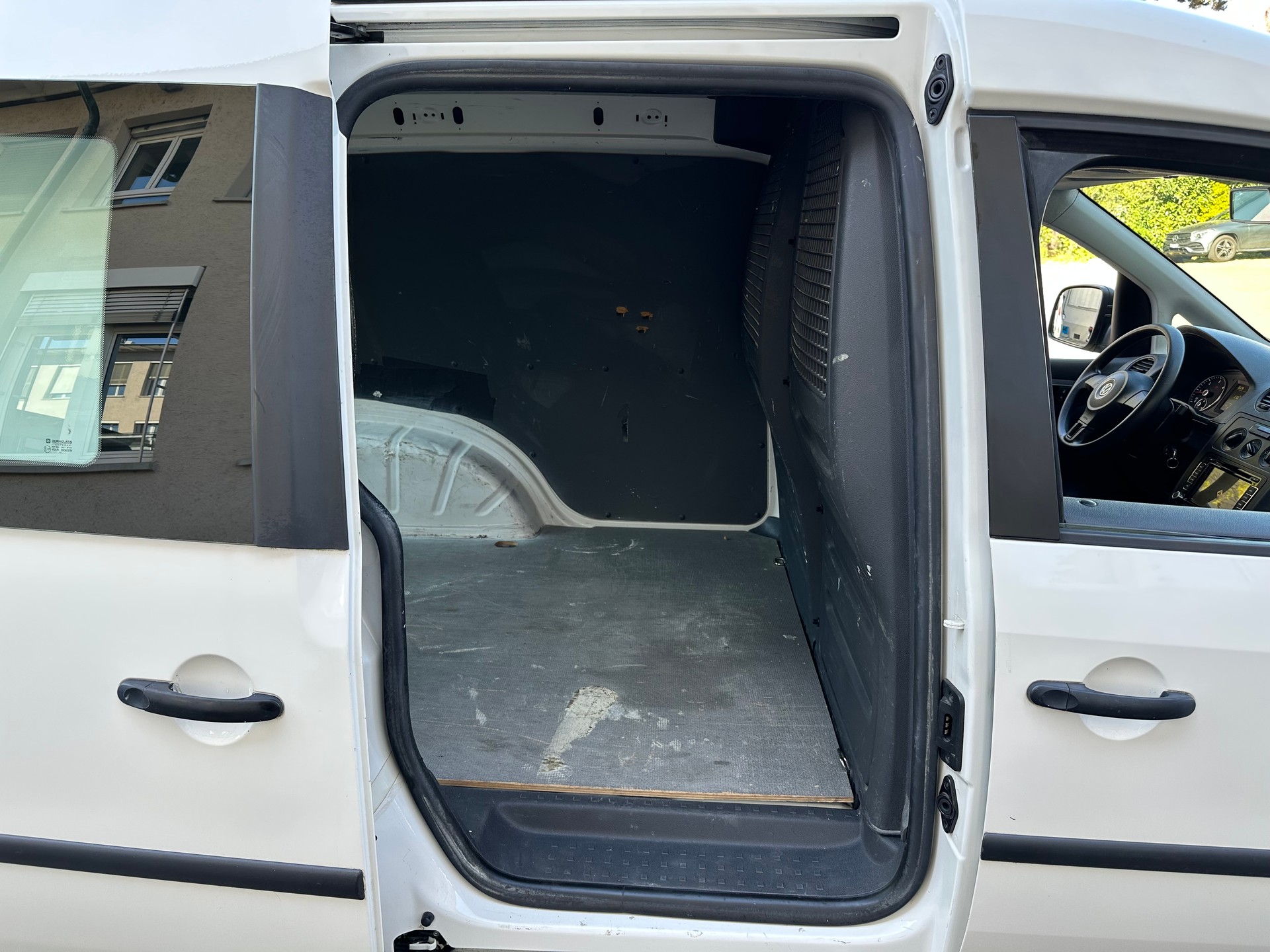 VW Caddy 1.6 TDI-image-19