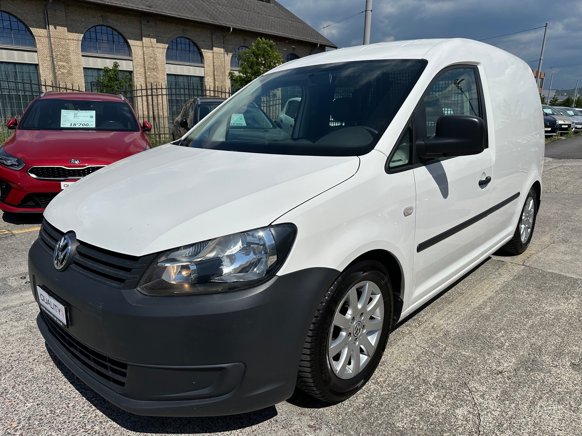 VW Caddy 1.6 TDI-image-0