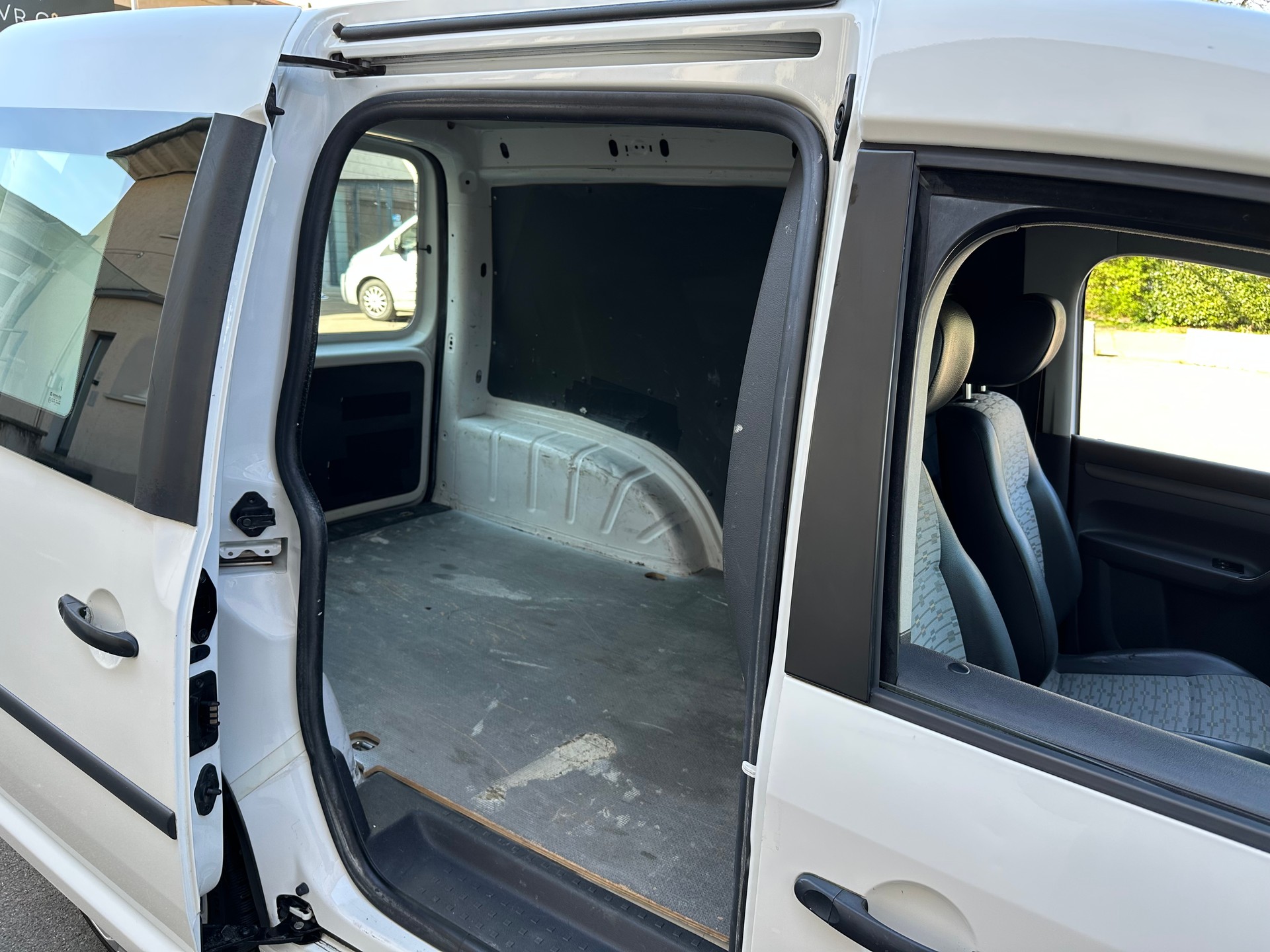 VW Caddy 1.6 TDI-image-18