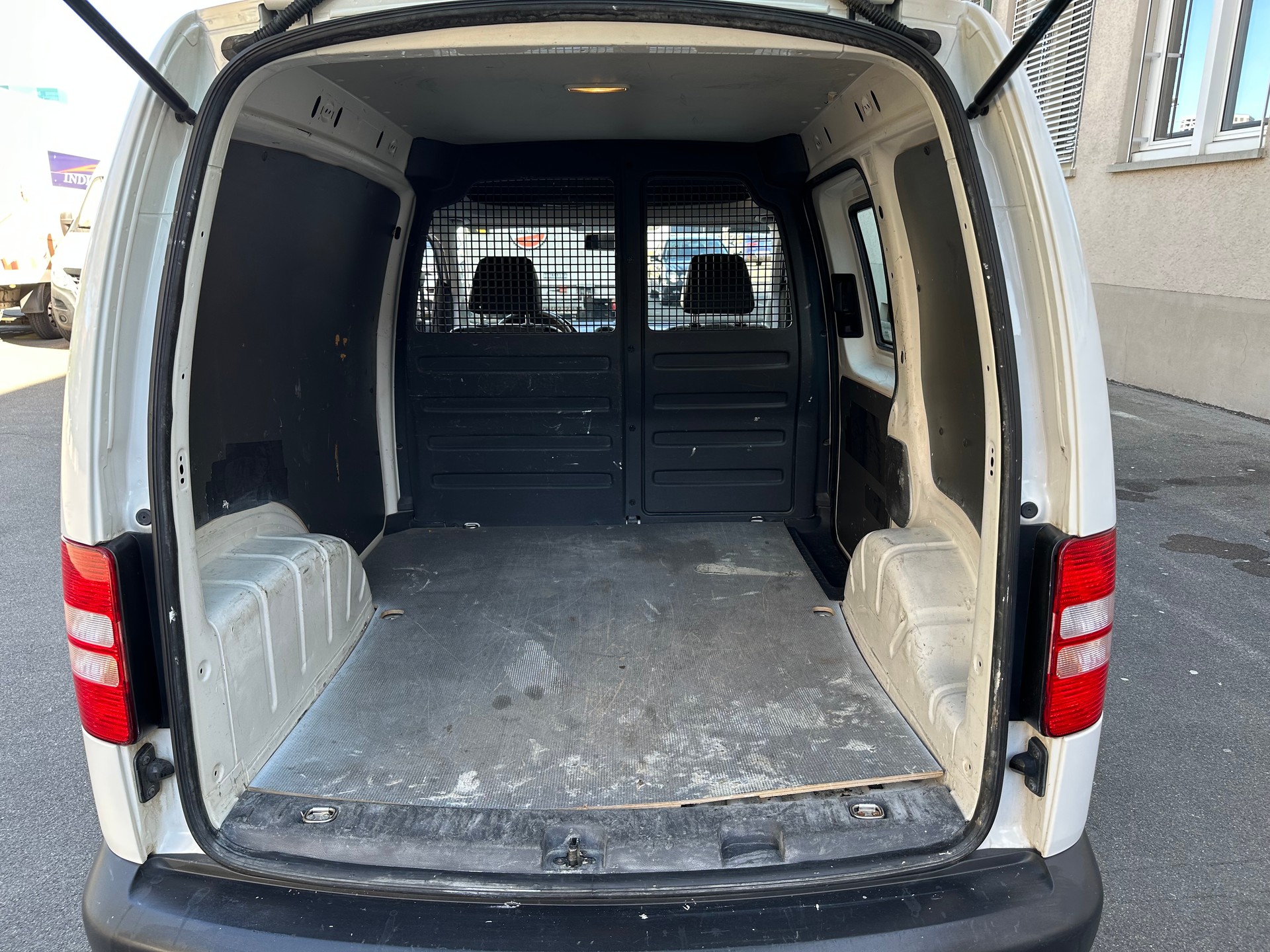 VW Caddy 1.6 TDI-image-20
