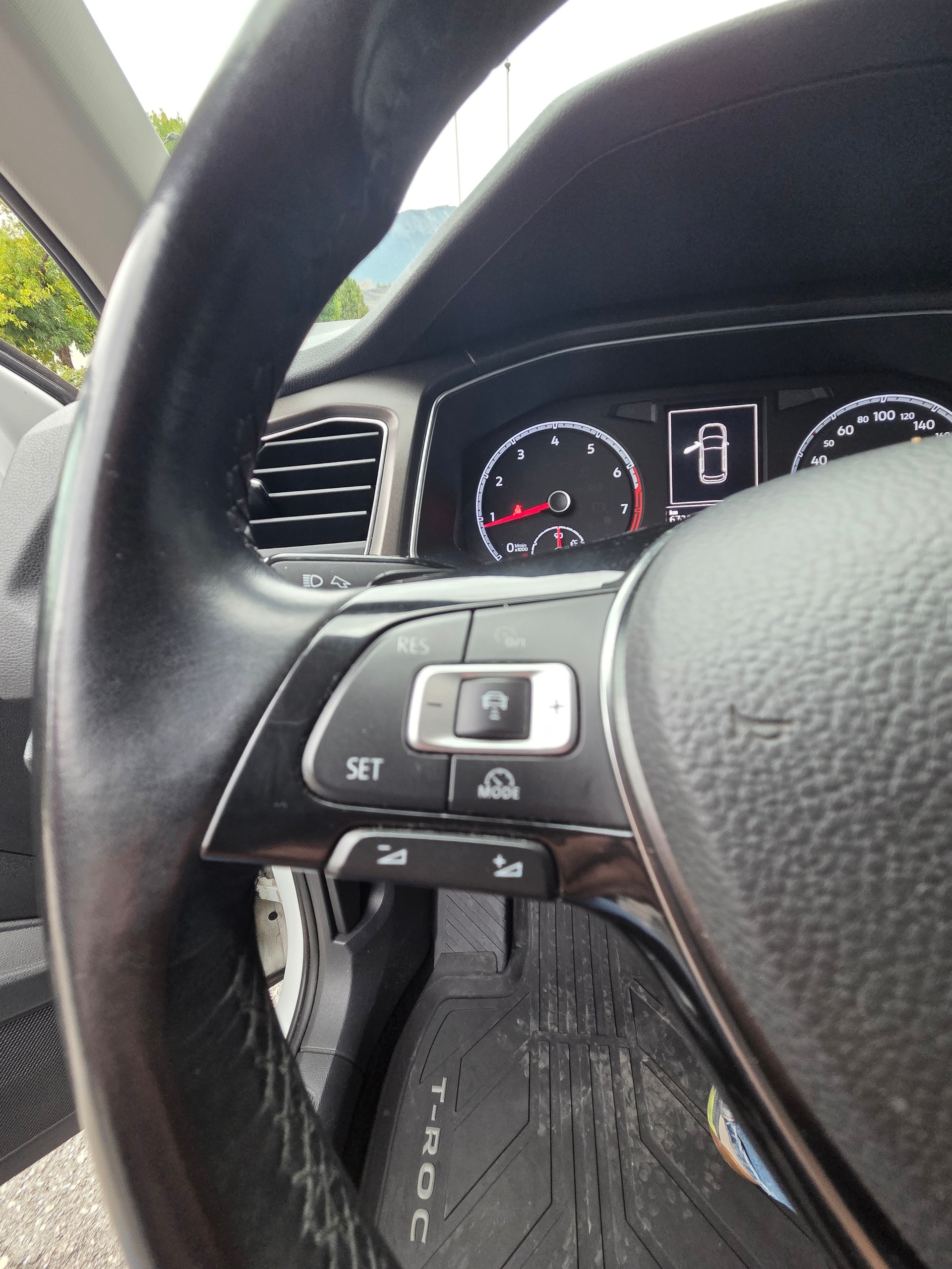 VW T-Roc 2.0 TSI Advance DSG 4Motion-image-9