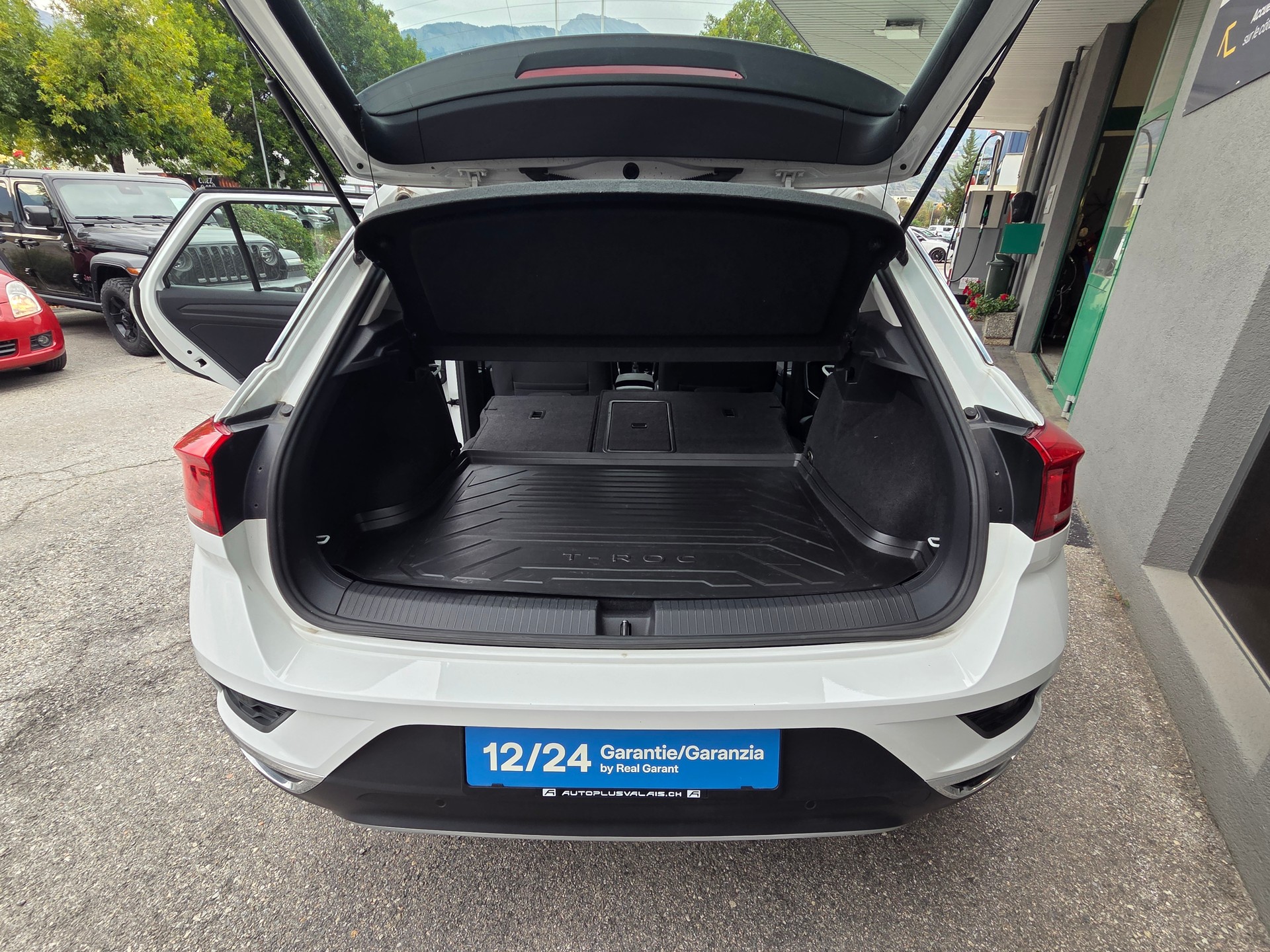 VW T-Roc 2.0 TSI Advance DSG 4Motion-image-4