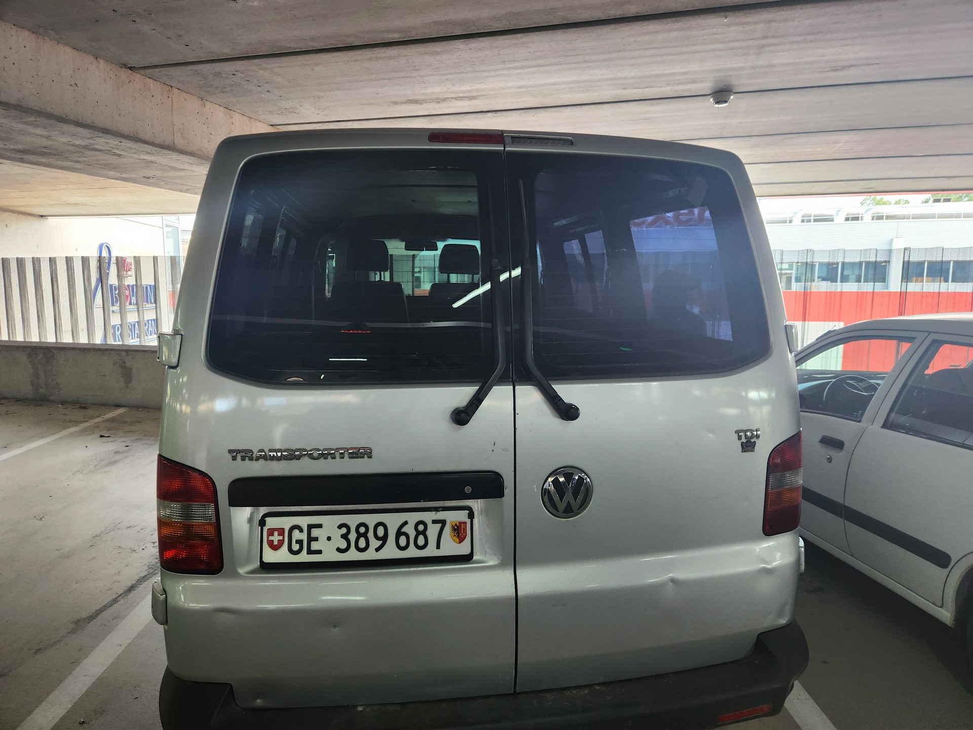 VW T5 Transporter 1.9 TDI-image-4