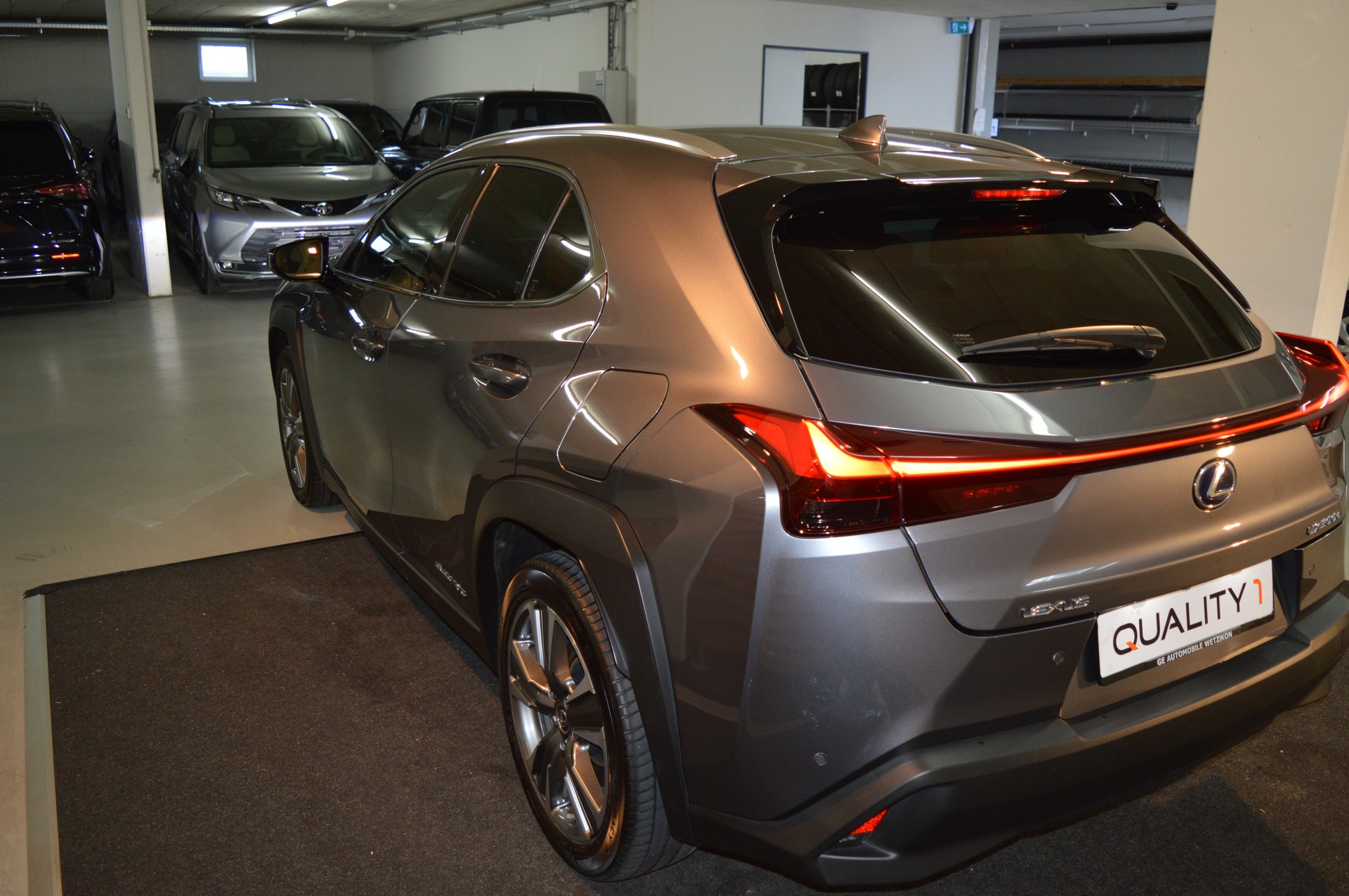 LEXUS UX 300e Excellence Automatic-image-9