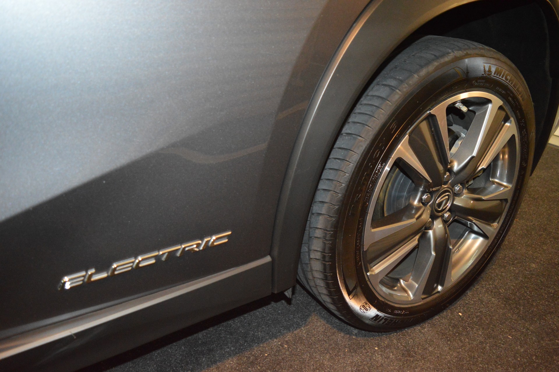 LEXUS UX 300e Excellence Automatic-image-21