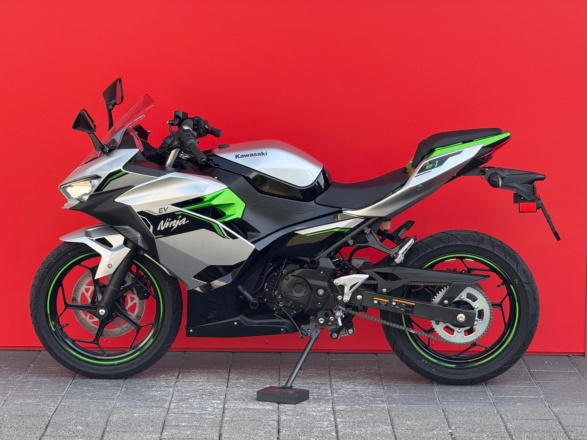 KAWASAKI Ninja E-1-showroom-element-2