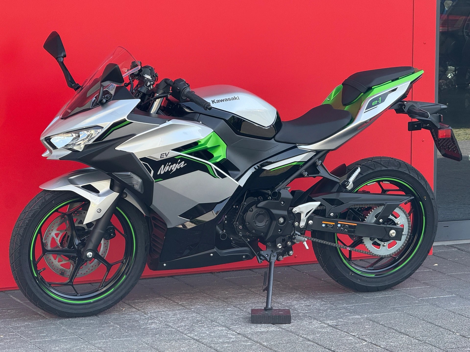 KAWASAKI Ninja E-1-image-5