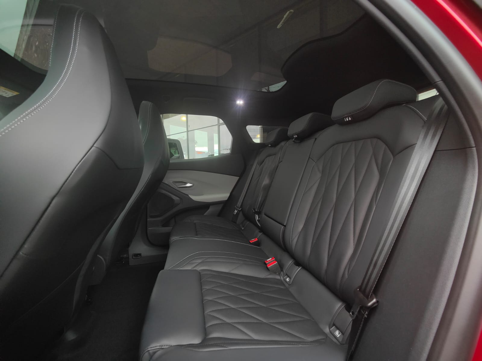 FORD Explorer Elektro 79kWh Dual Ext. Range Premium AWD-image-8