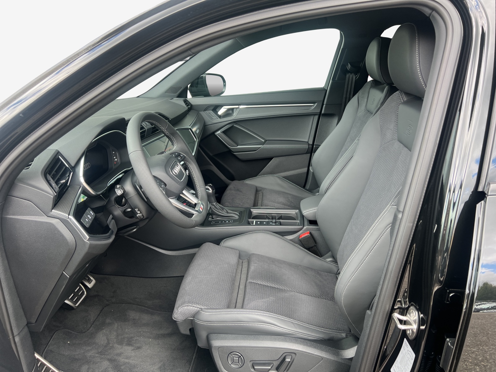 AUDI Q3 Sportback 35 TFSI S line Attraction S-tronic-image-7