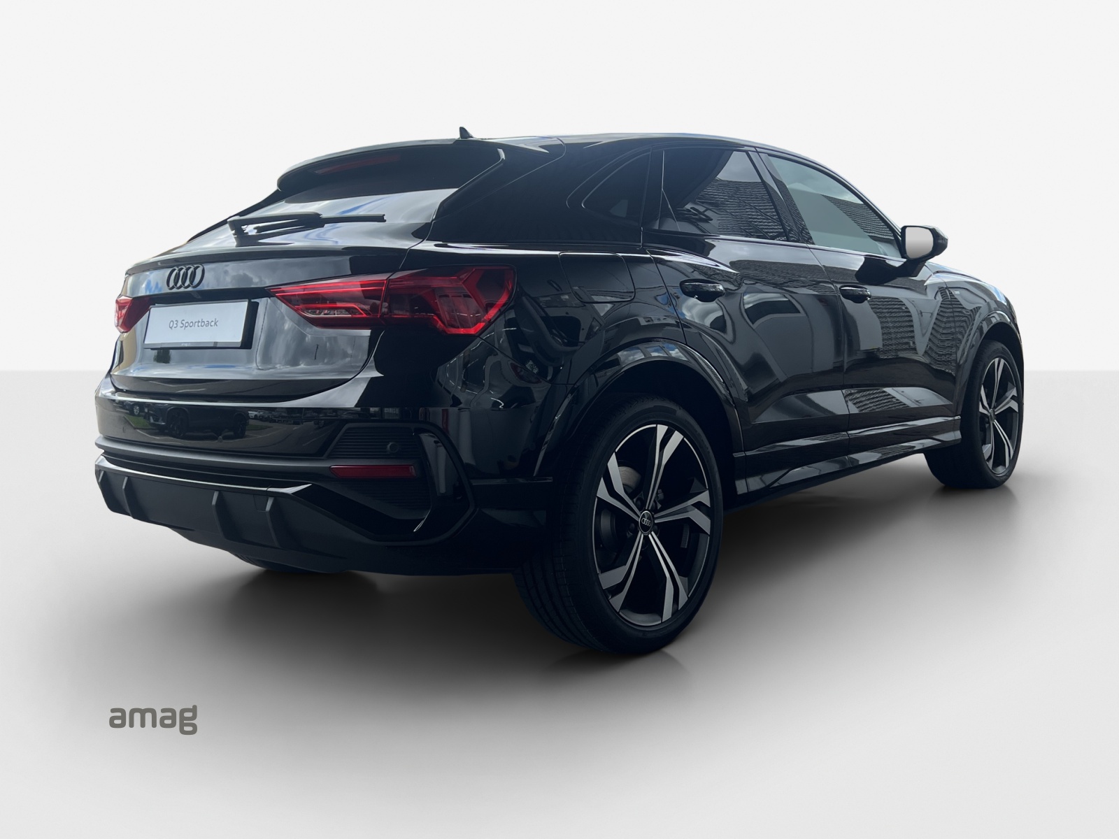 AUDI Q3 Sportback 35 TFSI S line Attraction S-tronic-image-4