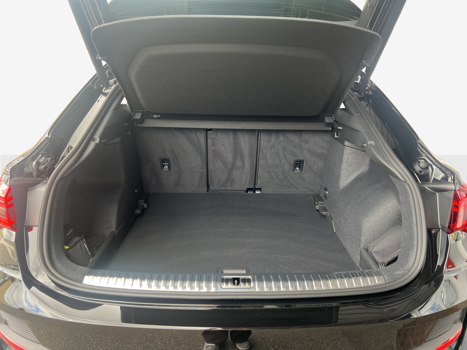 AUDI Q3 Sportback 35 TFSI S line Attraction S-tronic-image-12