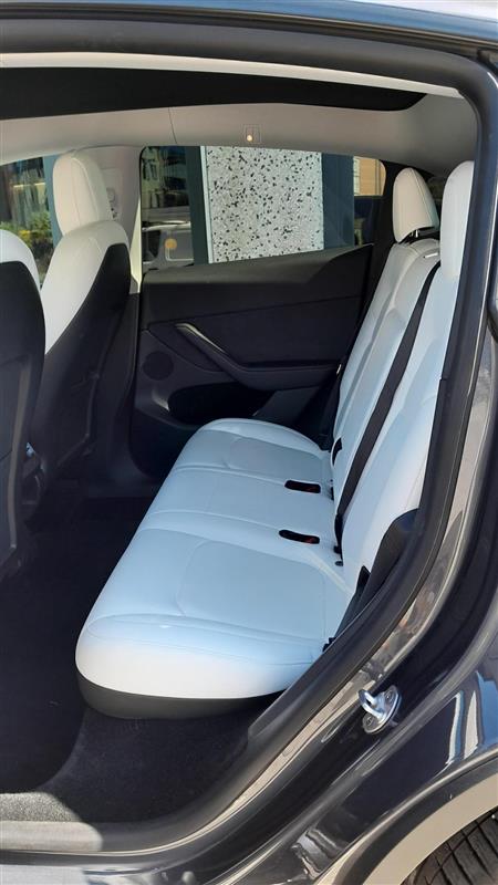 TESLA Model Y Long Range-image-7