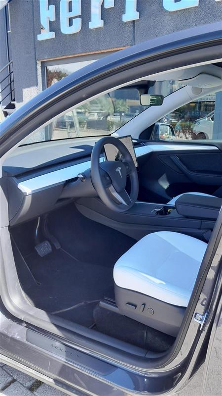 TESLA Model Y Long Range-image-6