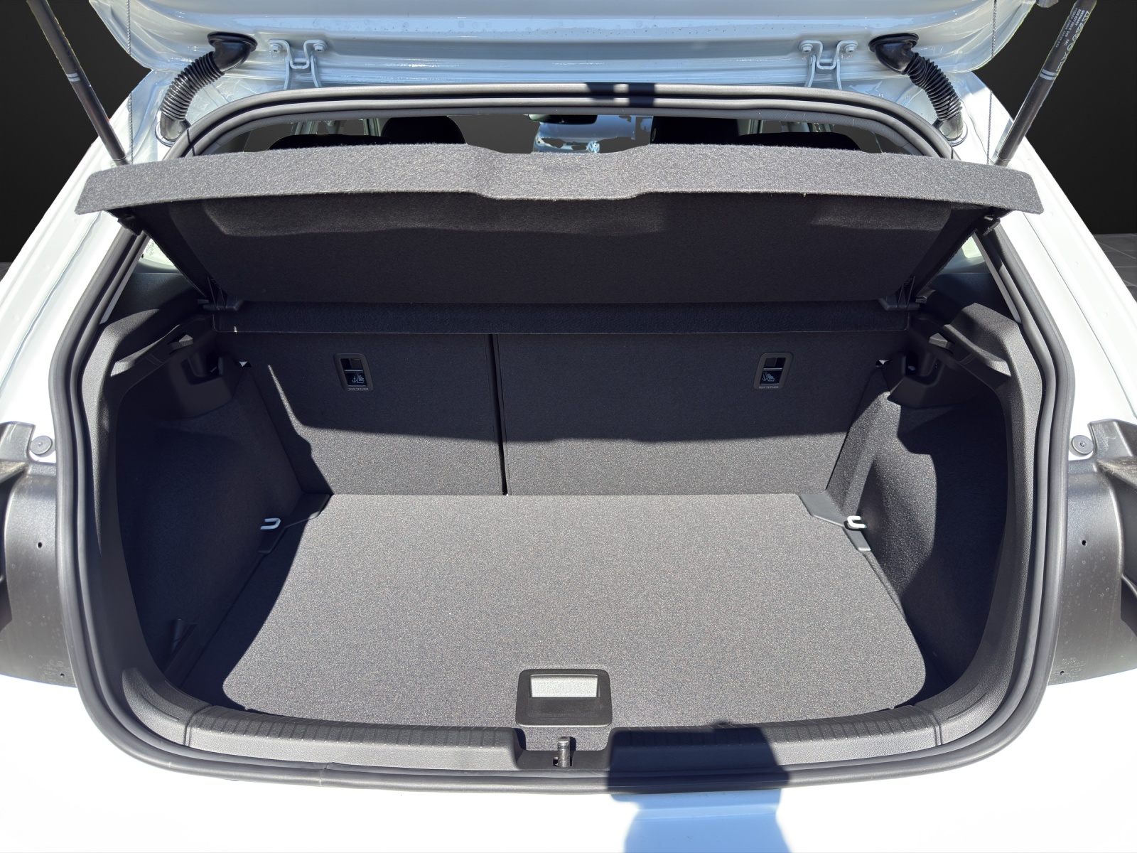 VW Polo 1.0 TSI Basis-image-12