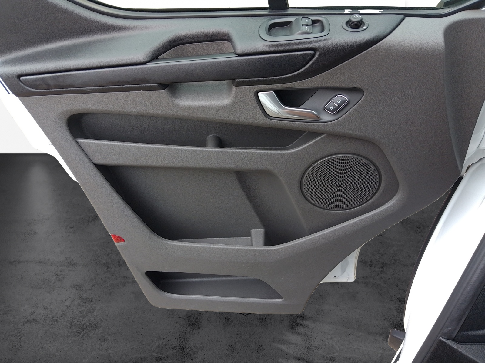 FORD Transit Custom Van 280 L1 2.0 TDCi 105 Trend-image-8
