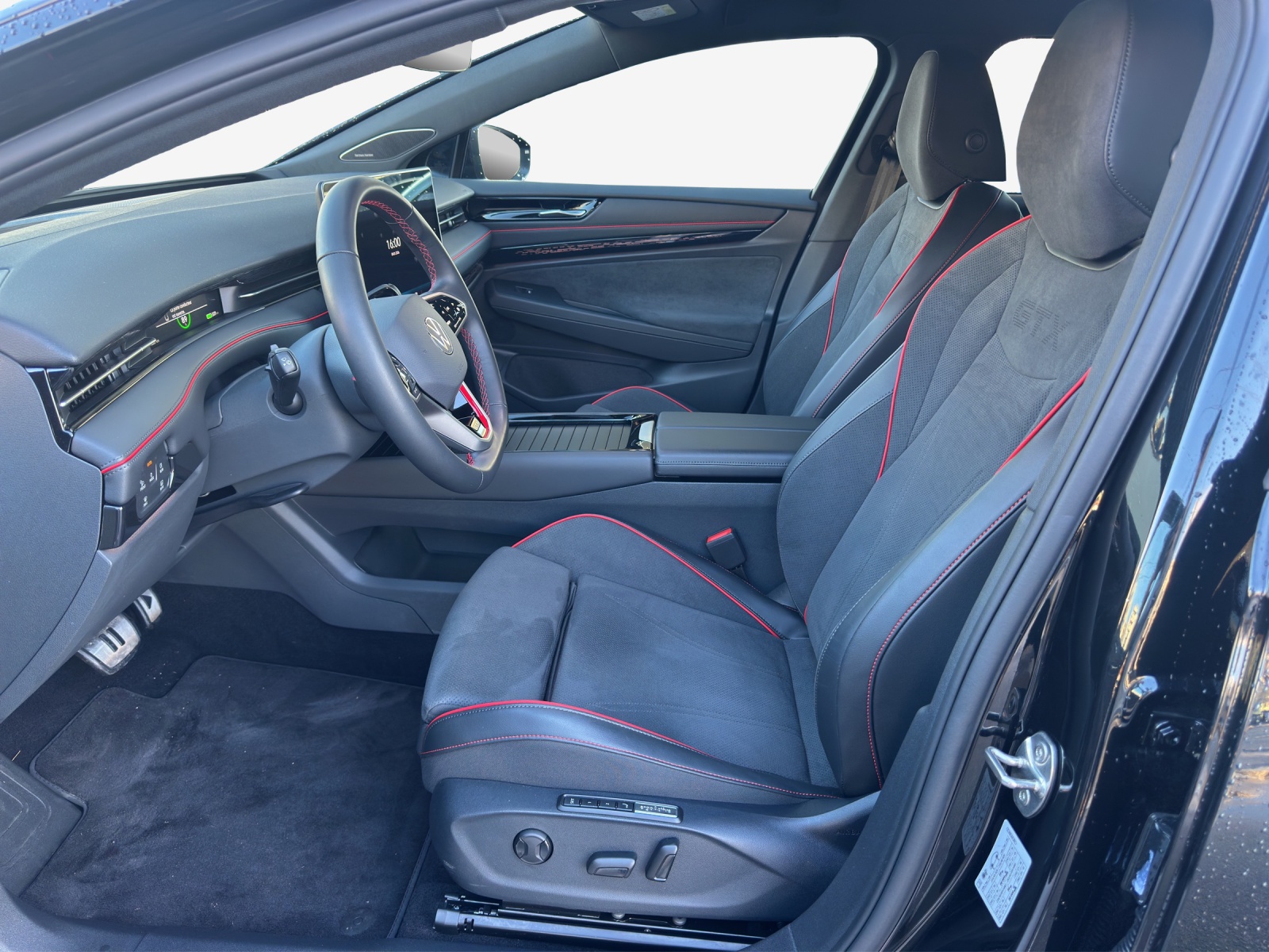 VW ID.7 Tourer GTX 86 kWh GTX 4 Motion-image-7
