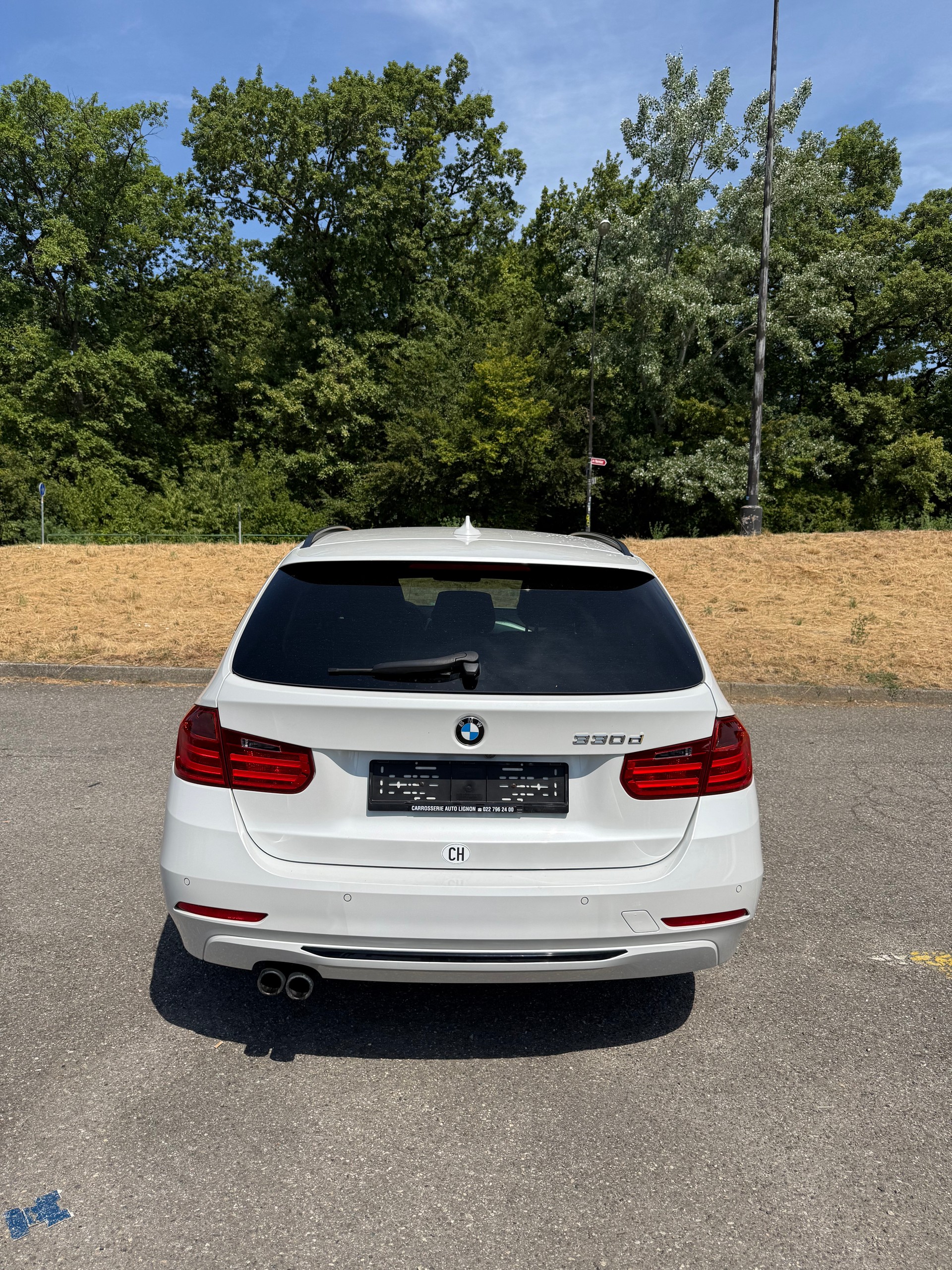 BMW 330d XDrive Touring Sport Line Steptronic-image-3