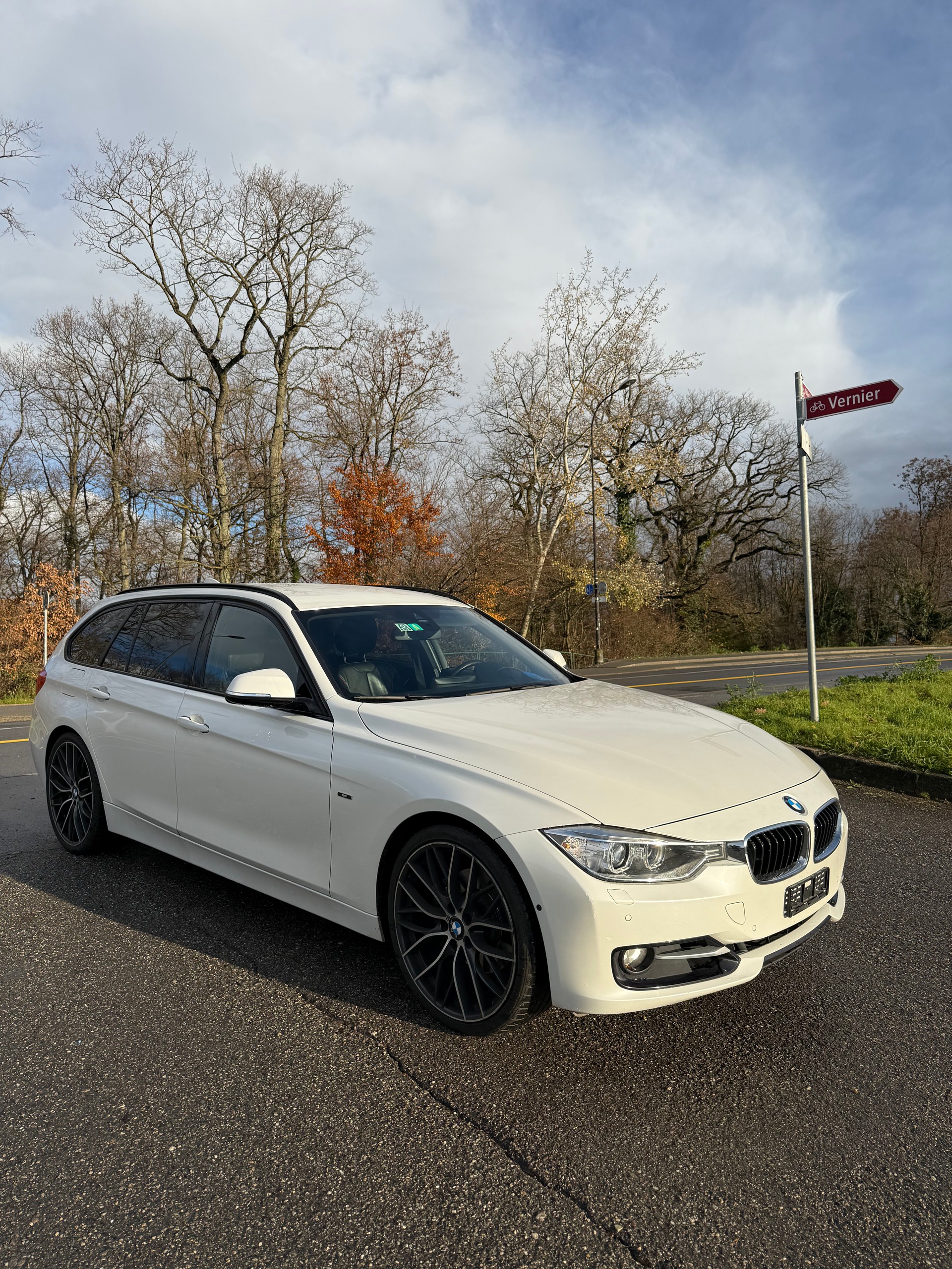 BMW 330d XDrive Touring Sport Line Steptronic-image-1
