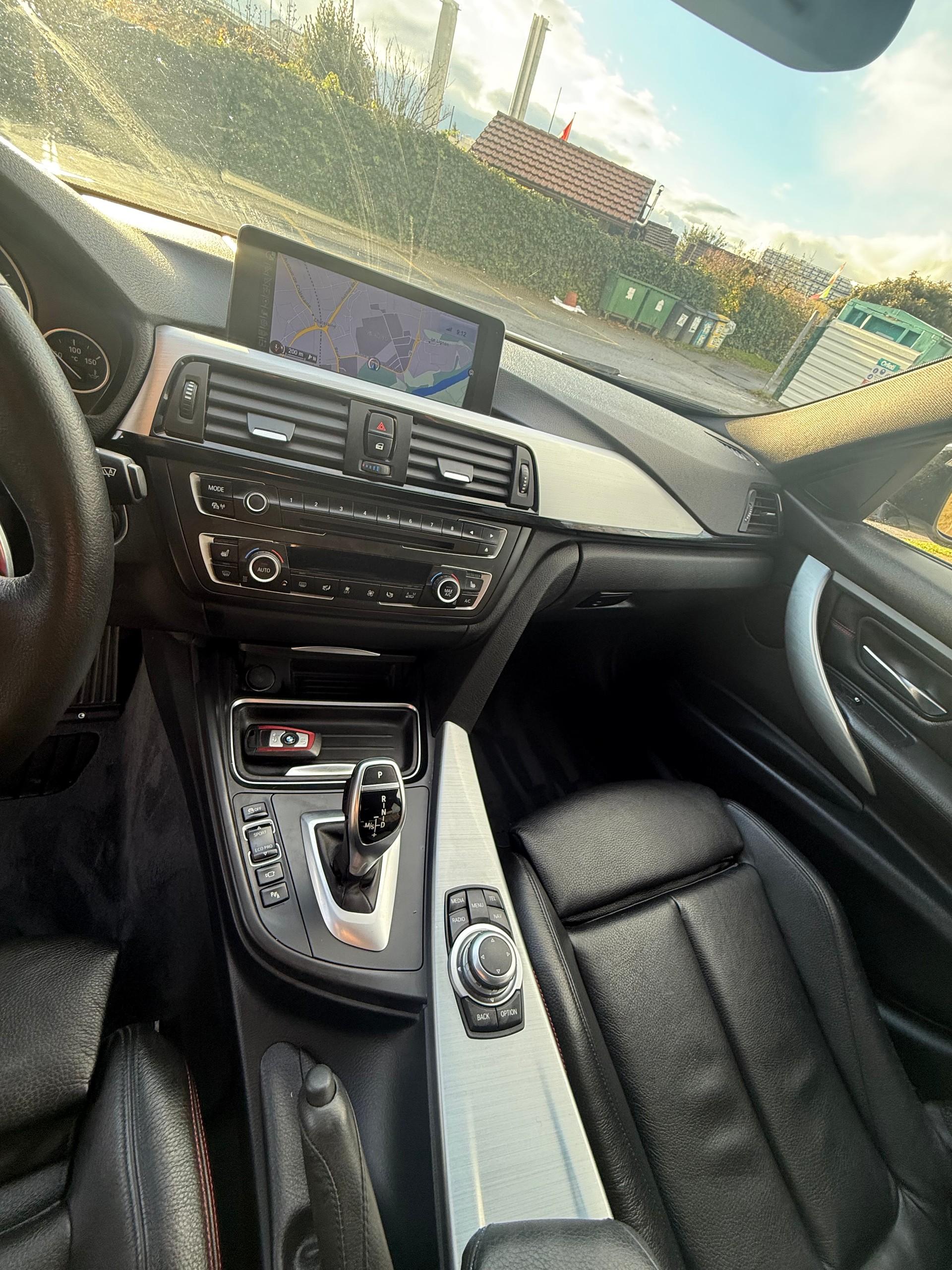 BMW 330d XDrive Touring Sport Line Steptronic-image-10