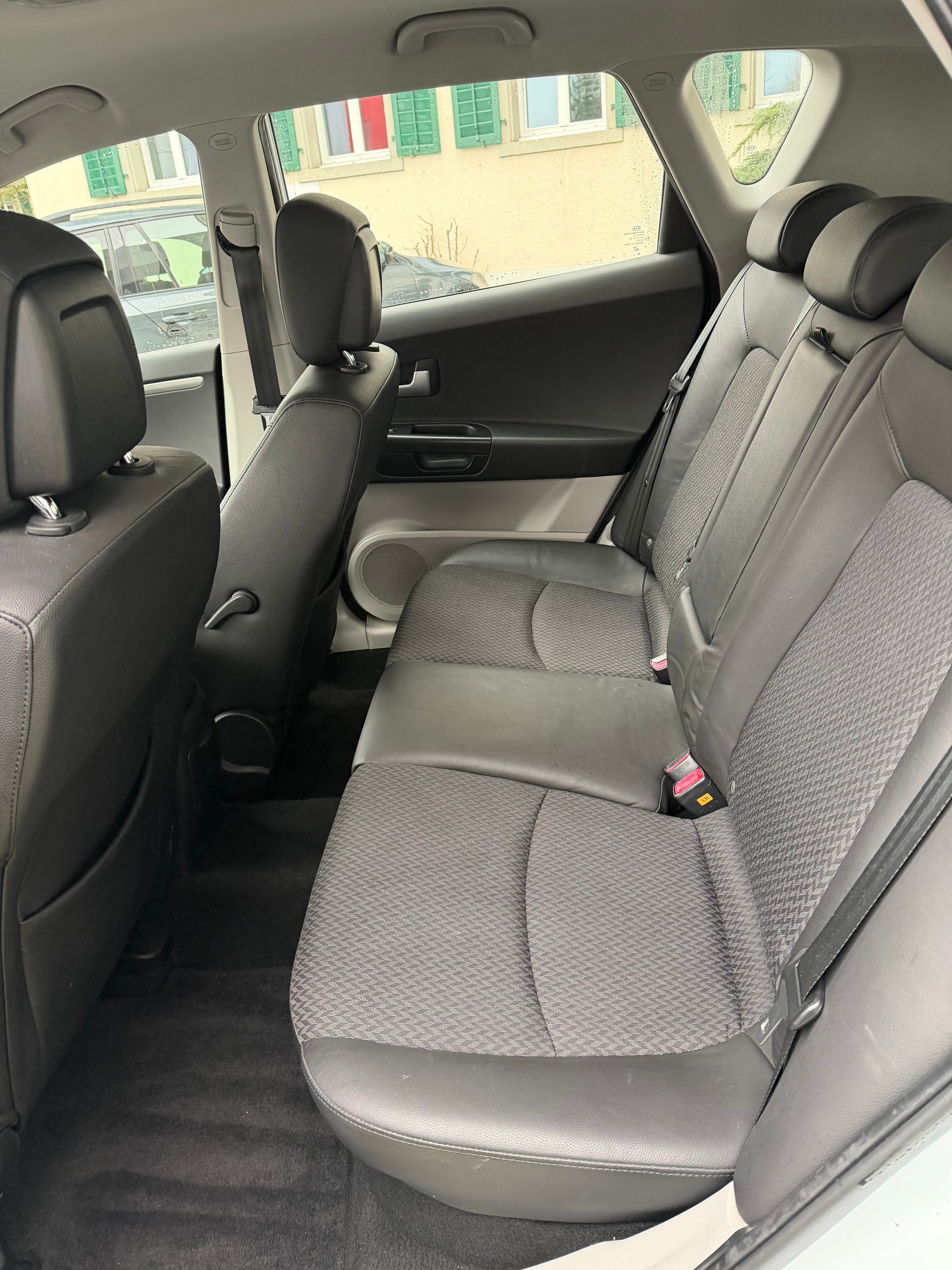 KIA Cee'd 1.6 16V Trend Automatic-image-9