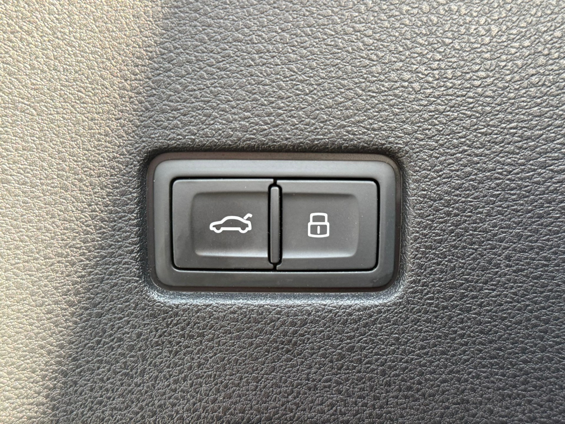 AUDI Q8 50 TDI quattro tiptronic-image-19